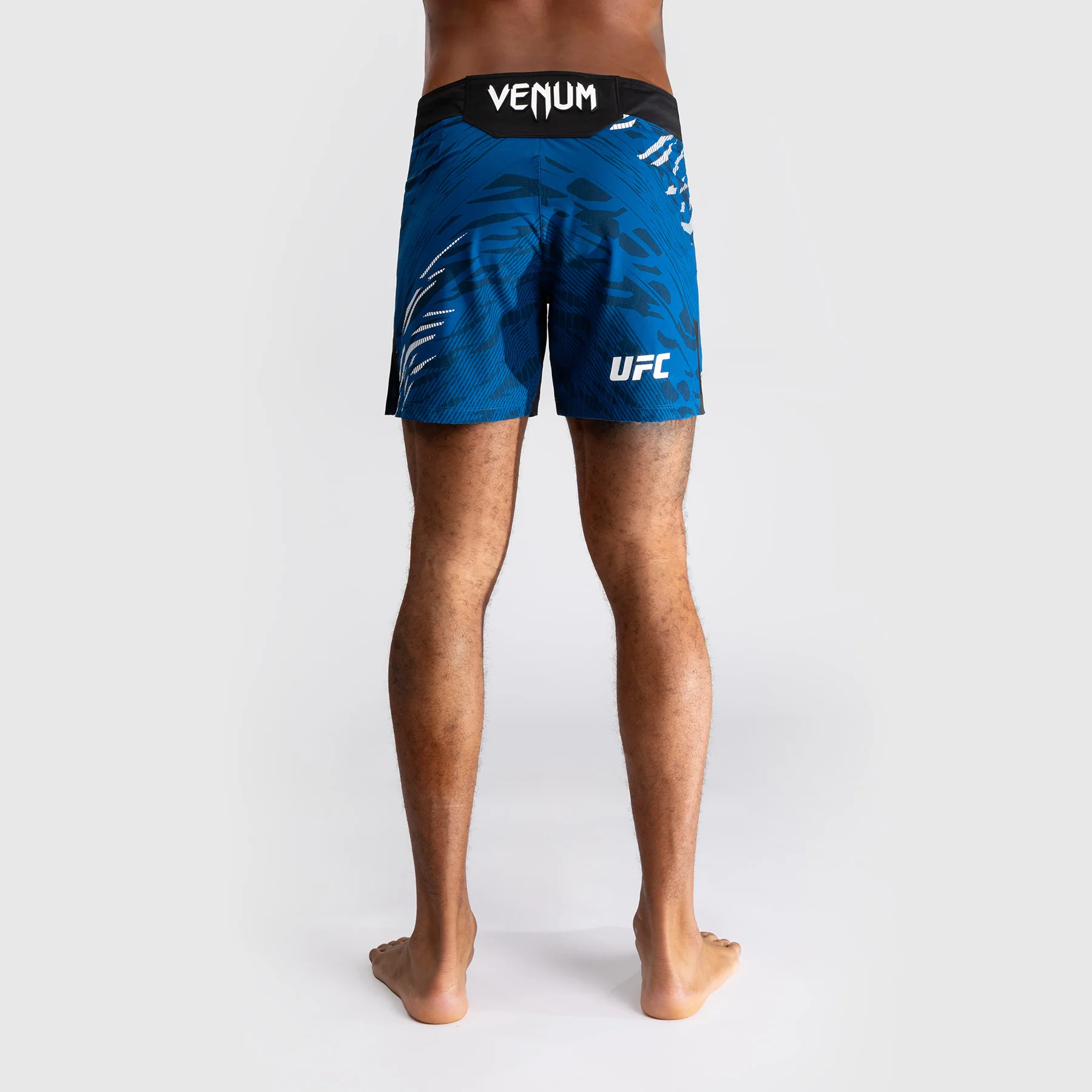 UFC Fusion by Venum Personalized Authentic Fight Night Herren Fight Short - Short Fit - Blau - Image 3