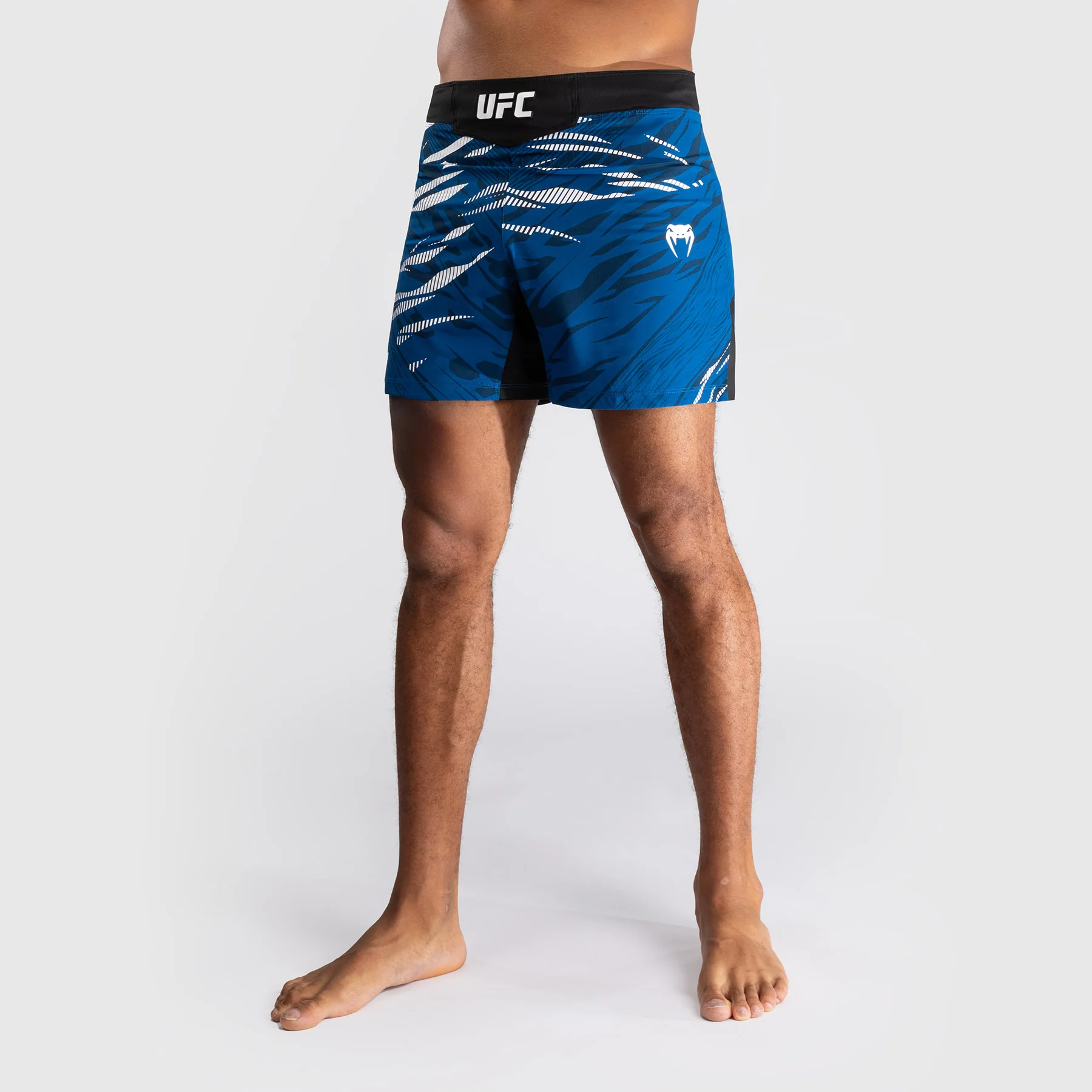 UFC Fusion by Venum Personalized Authentic Fight Night Herren Fight Short - Short Fit - Blau - Image 4