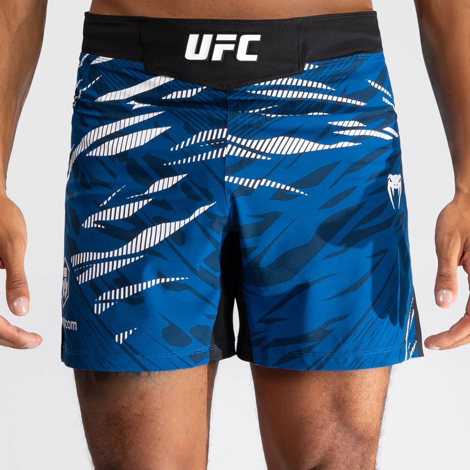 UFC Fusion by Venum Personalized Authentic Fight Night Herren Fight Short - Short Fit - Blau - Image 5