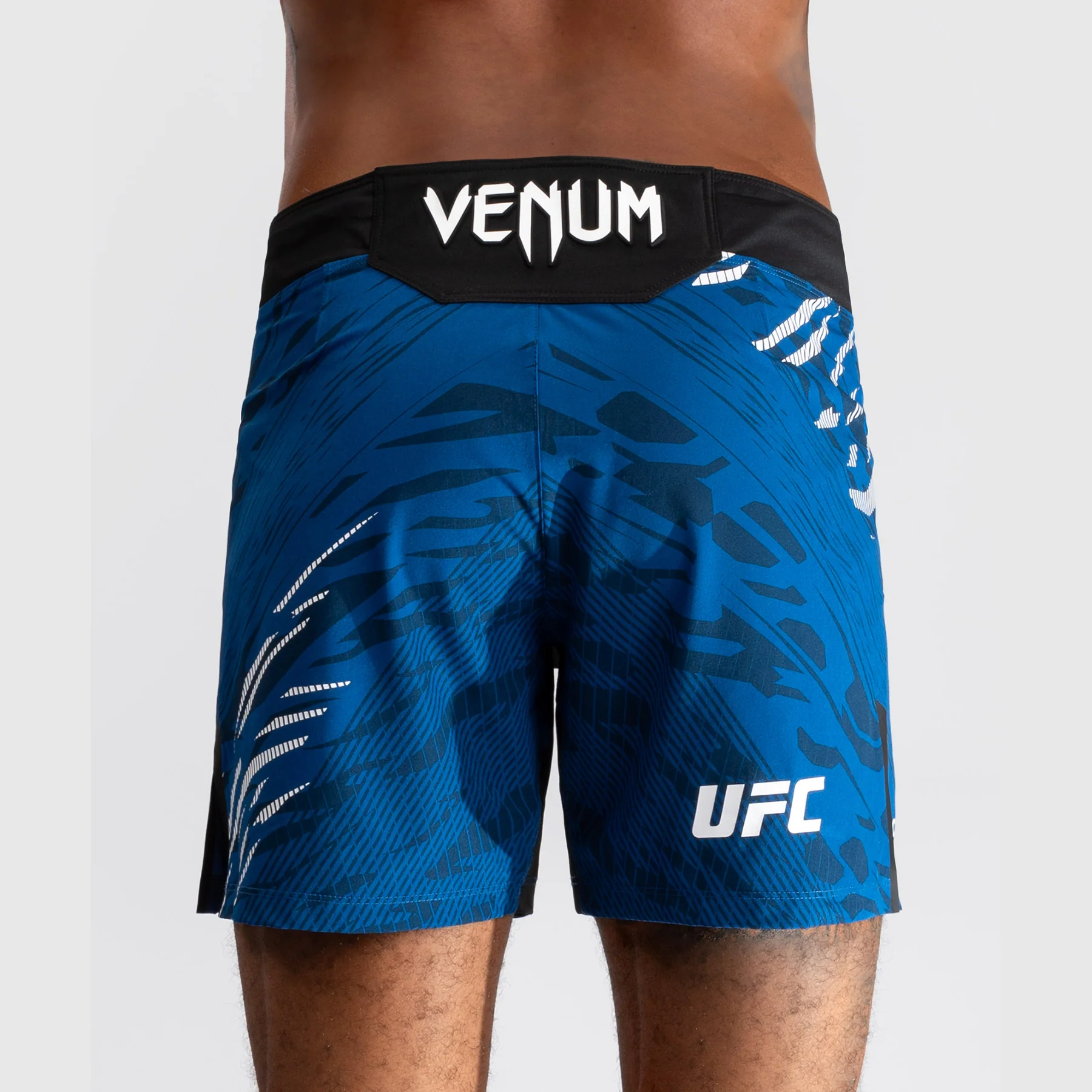 UFC Fusion by Venum Personalized Authentic Fight Night Herren Fight Short - Short Fit - Blau - Image 6