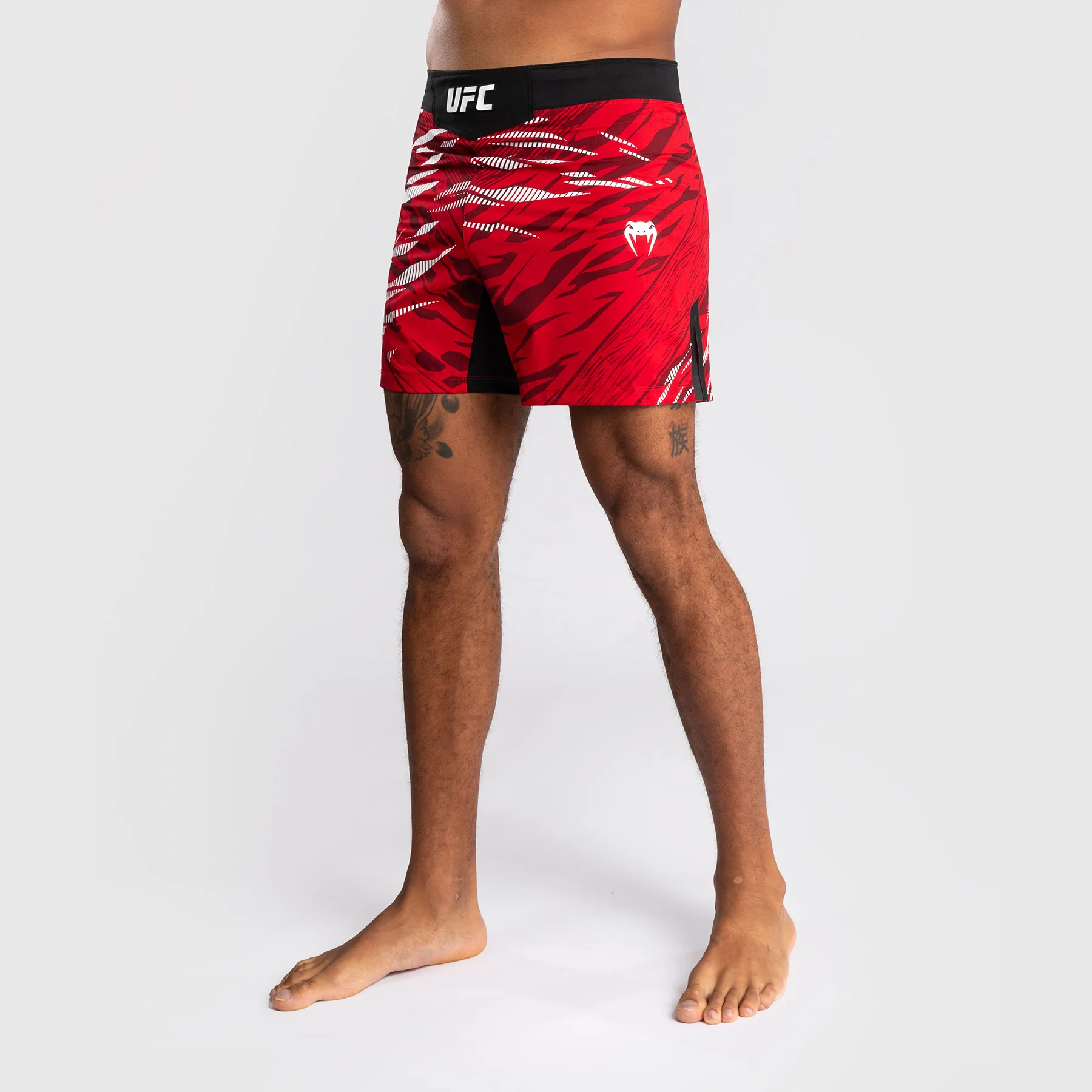 UFC Fusion by Venum Personalized Authentic Fight Night Herren Fight Short - Short Fit - Rot - Image 4