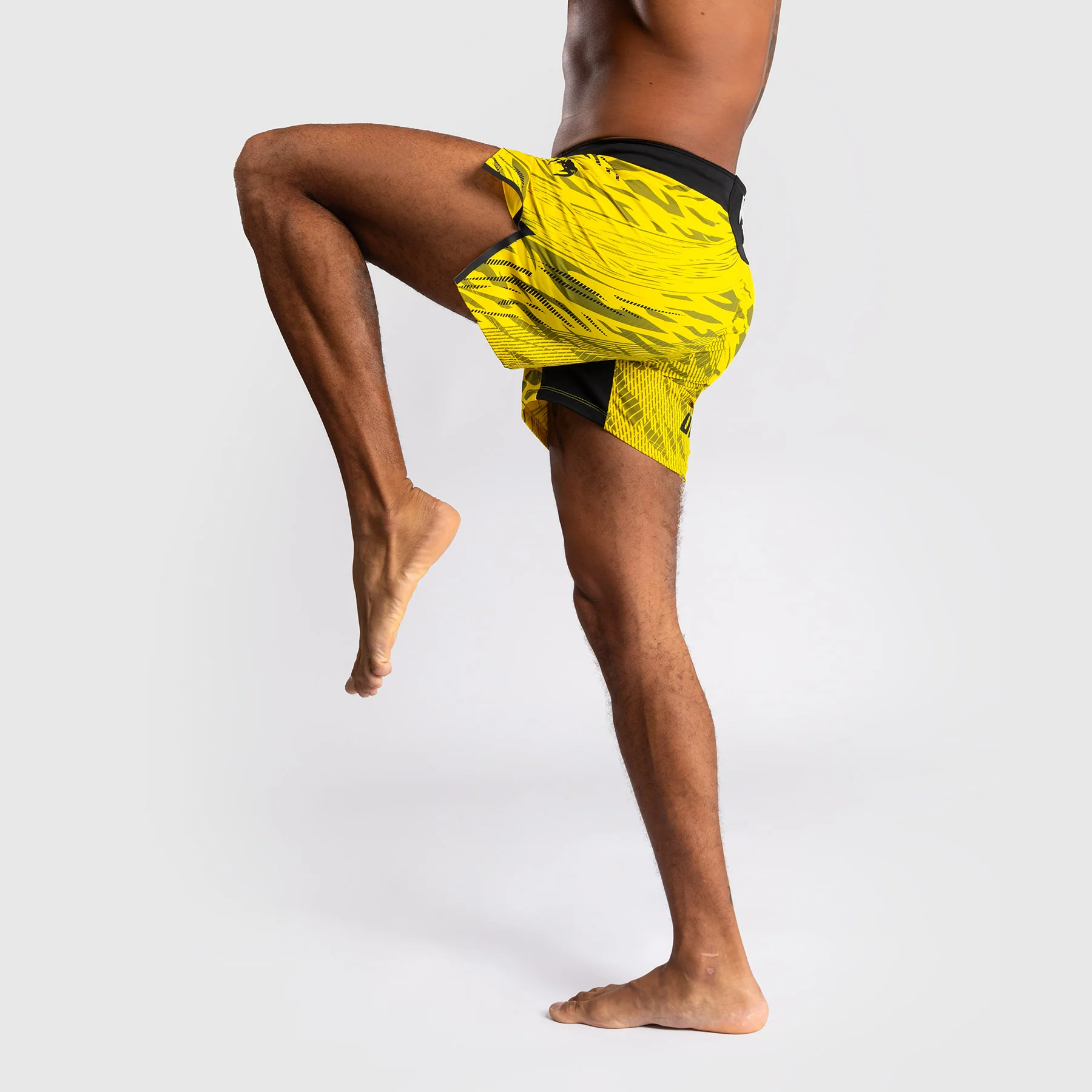 UFC Fusion by Venum Personalized Authentic Fight Night Herren Fight Short - Short Fit - Gelb - Image 7