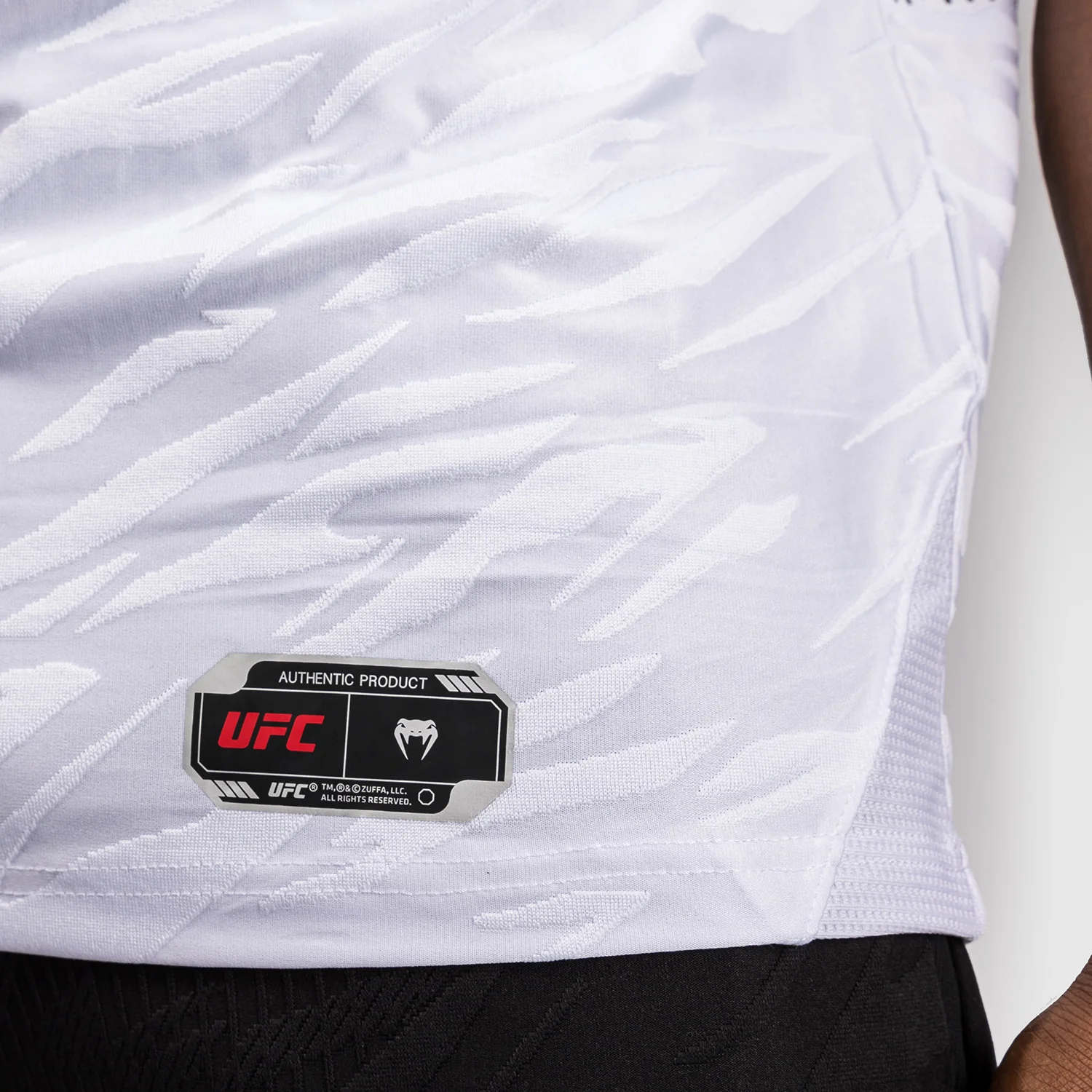 UFC Fusion by Venum Personalized Authentic Fight Night Herren Walkout Jersey - Weiß - Image 9