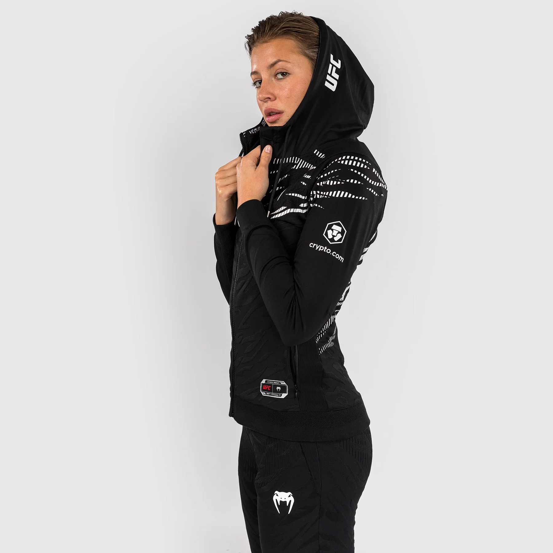 UFC Fusion by Venum Personalized Authentic Fight Night Damen Walkout Hoodie - Schwarz - Image 4