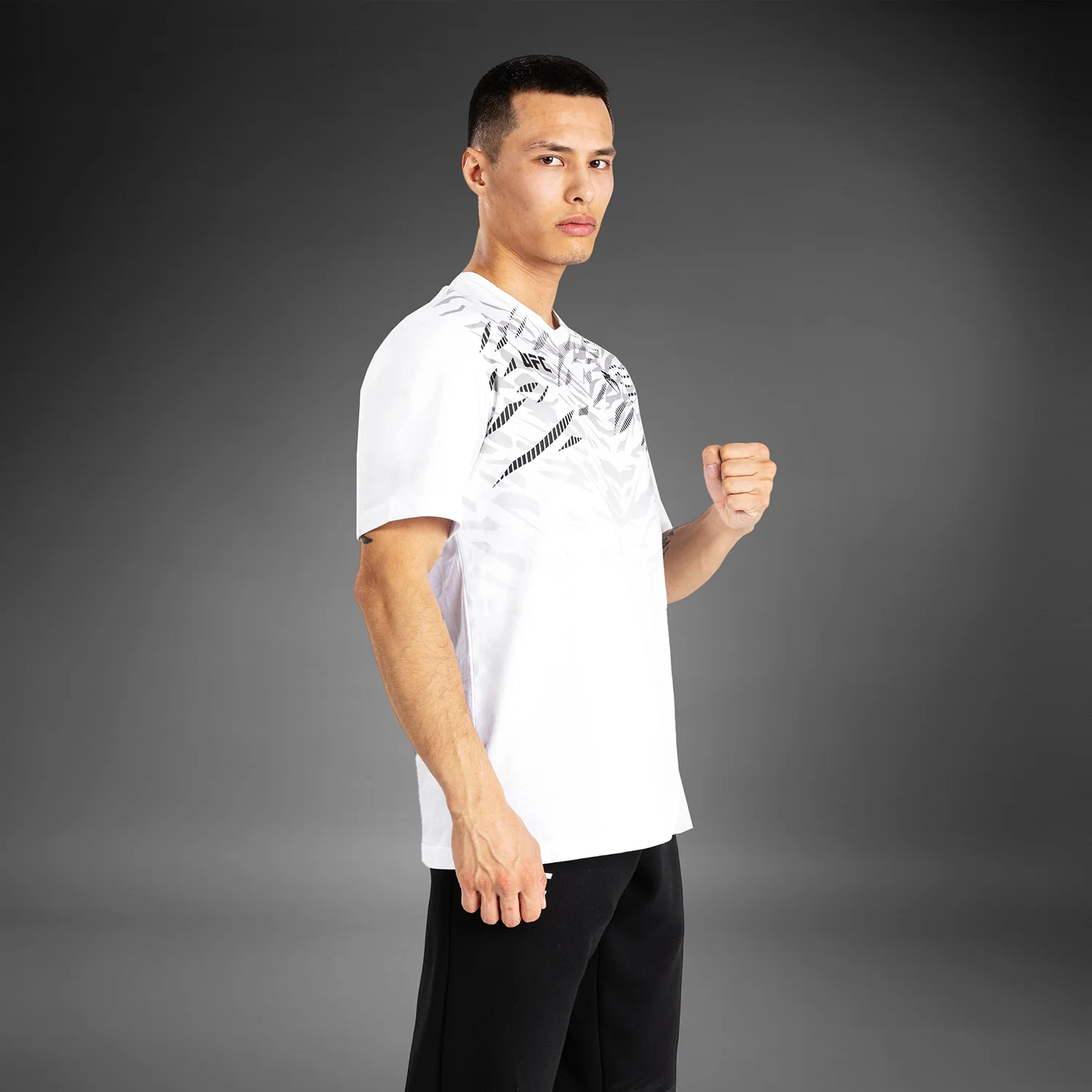 UFC Fusion by Venum Replica Herren Kurzarm T-Shirt - Weiß - Image 2