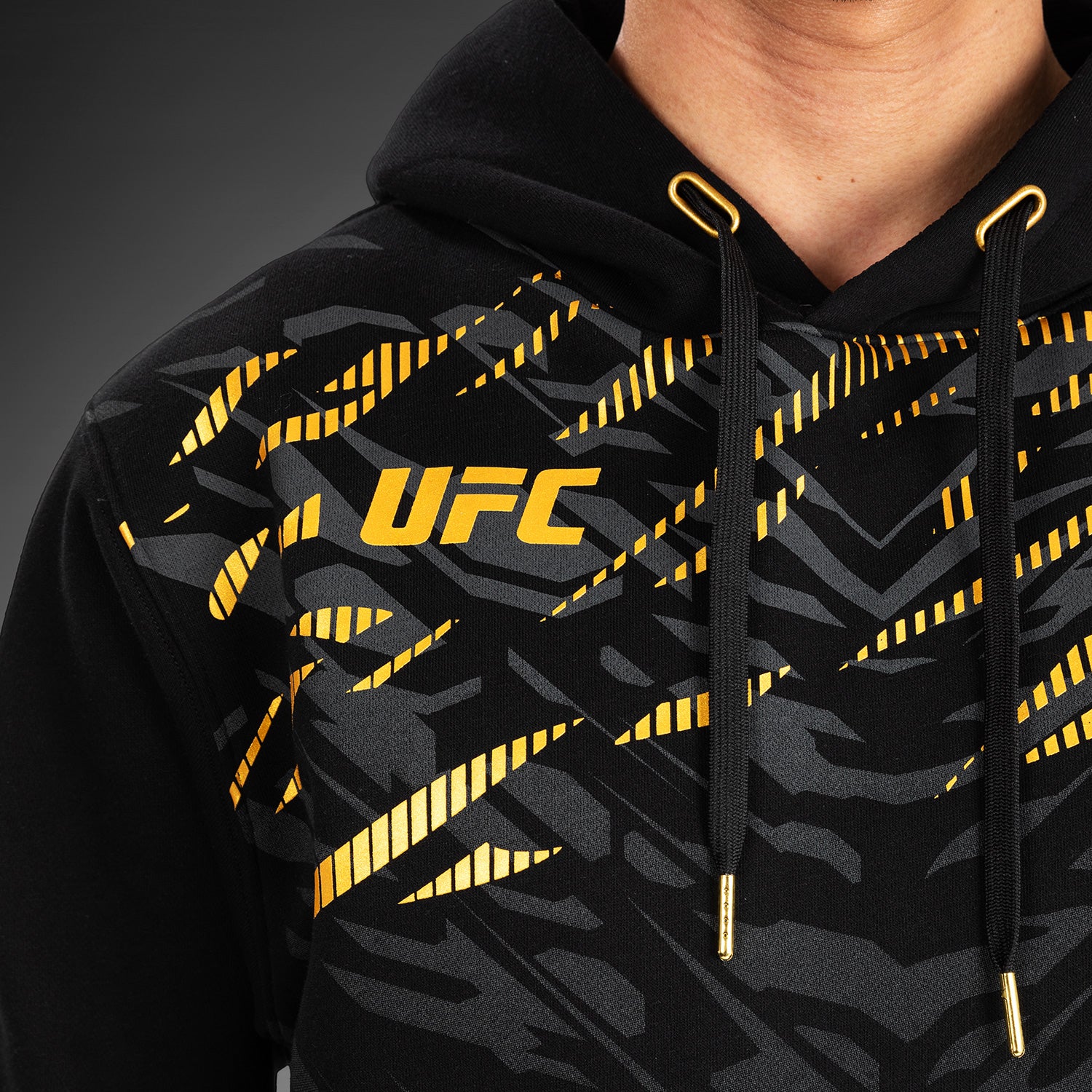 UFC Fusion by Venum Replica Herren Pullover Hoodie - Champion - Image 6
