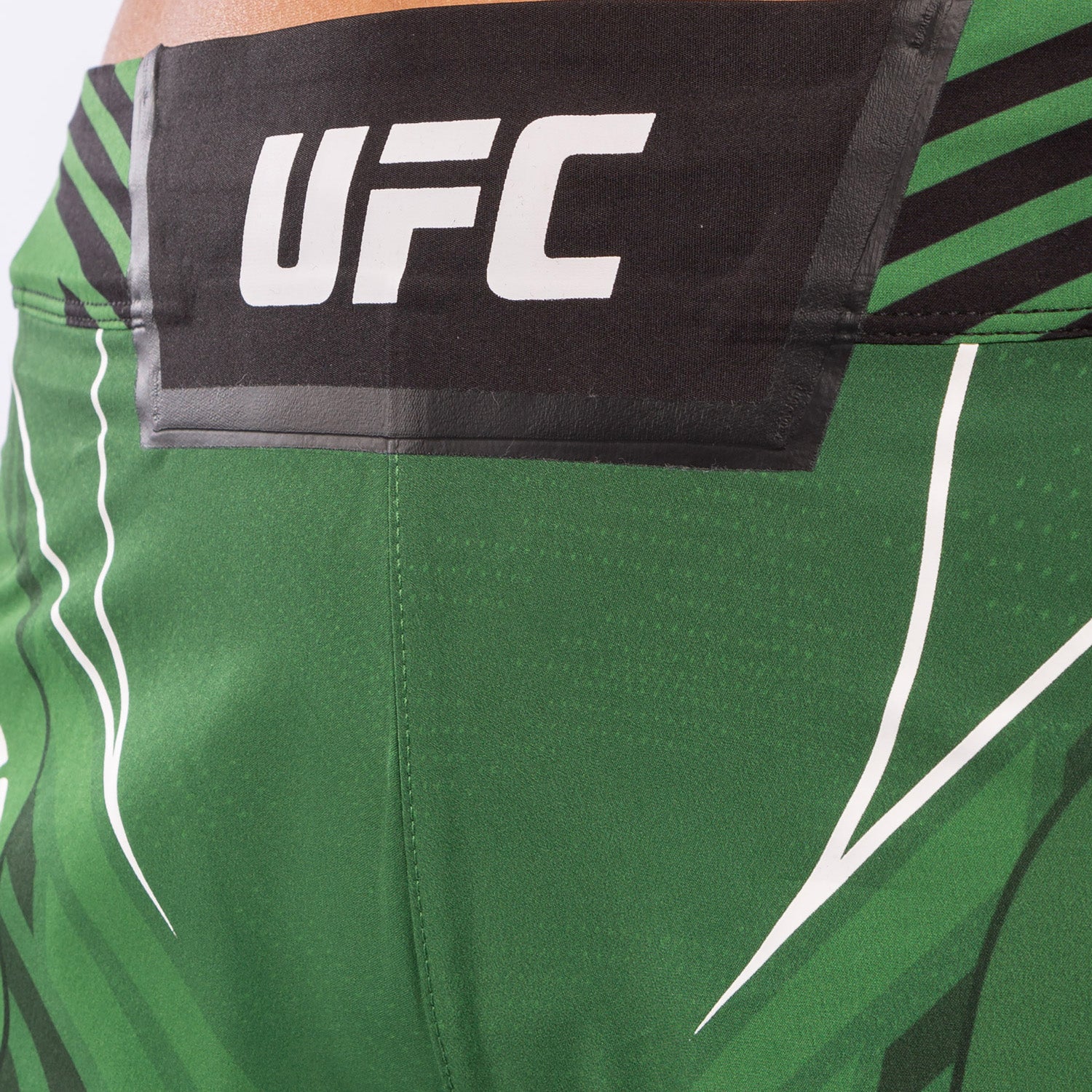 UFC Venum Authentic Fight Night Damen Shorts - Short Fit - Grün - Image 5