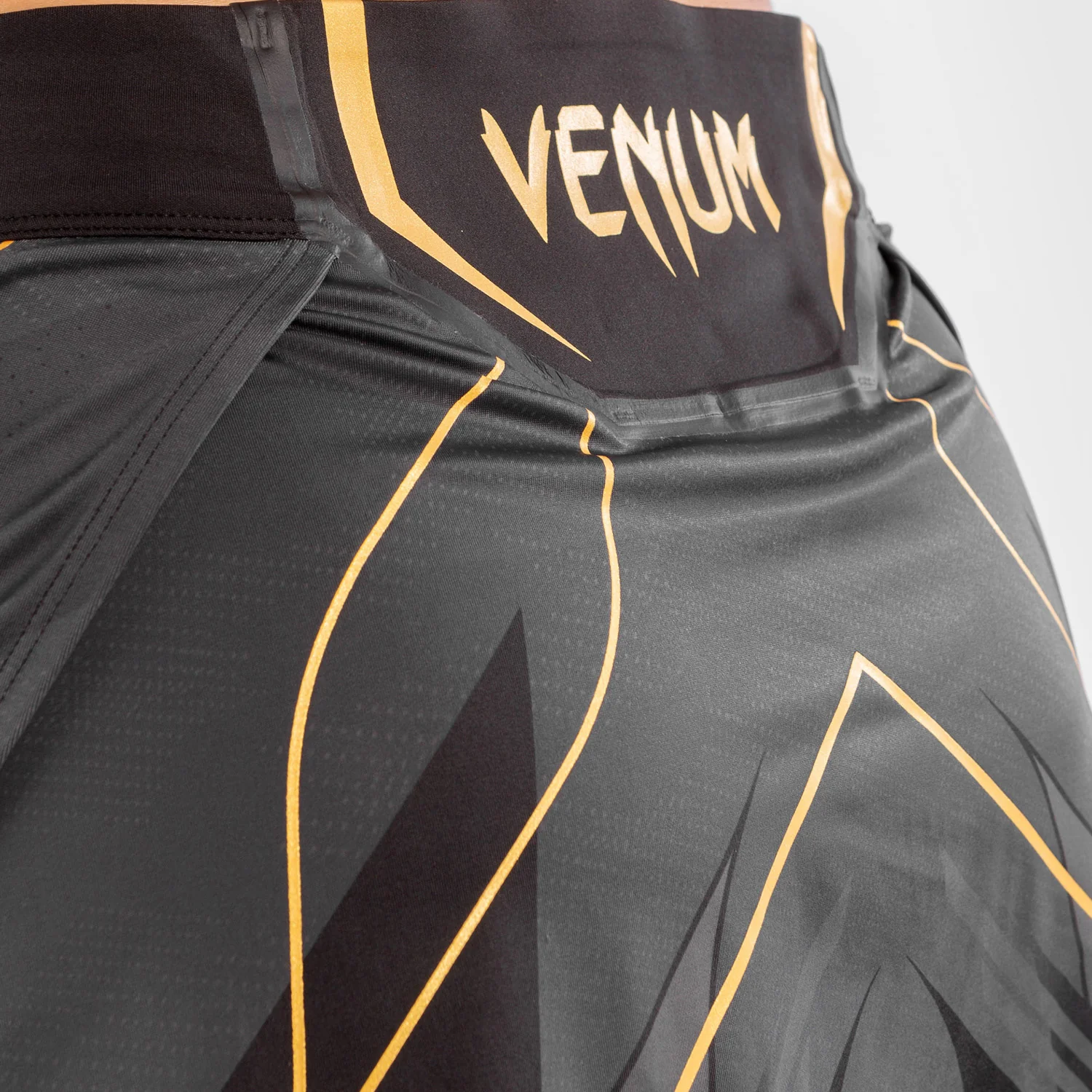 UFC Venum Authentic Fight Night Damen Skort - Champion - Image 5