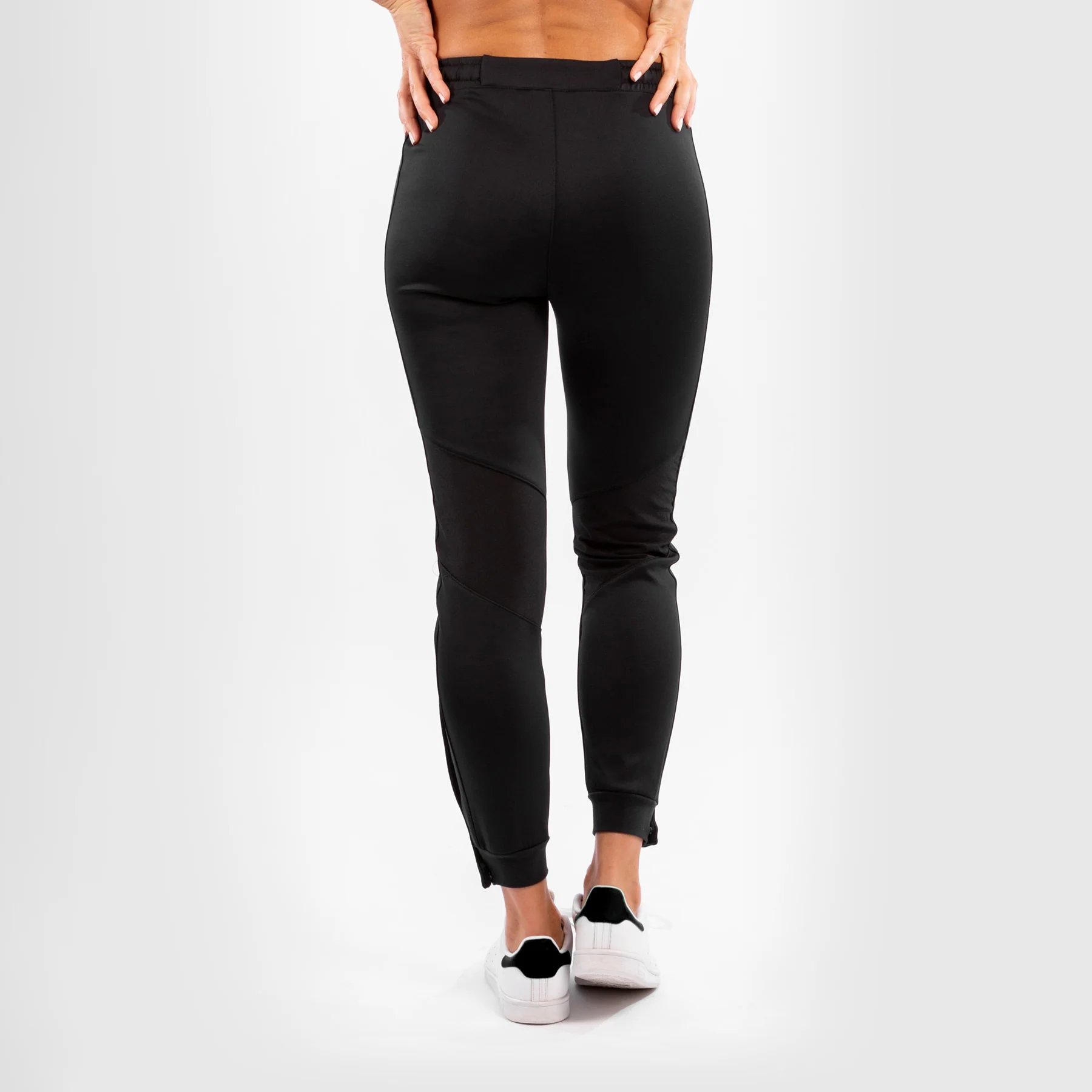 UFC Venum Authentic Fight Night Damen Walkout Pant - Champion - Image 3