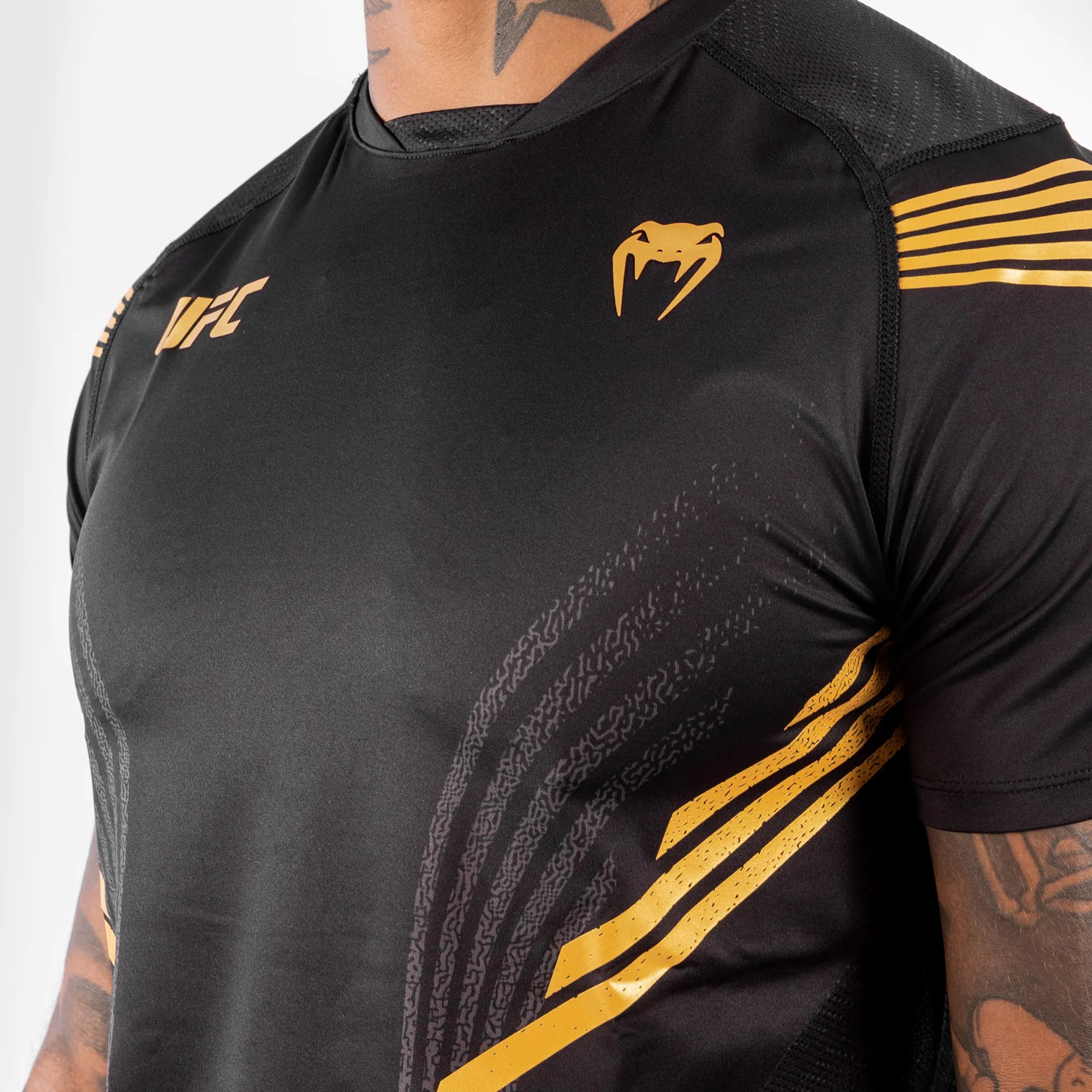 UFC Venum Personalisiert Authentic Fight Night Herren Walkout Trikot - Champion - Image 5