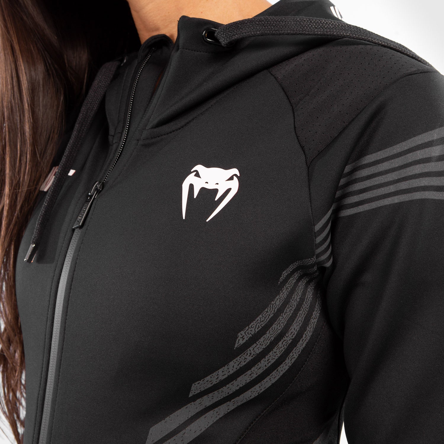 UFC Venum Personalisiert Authentic Fight Night Damen Walkout Hoodie - Schwarz - Image 5