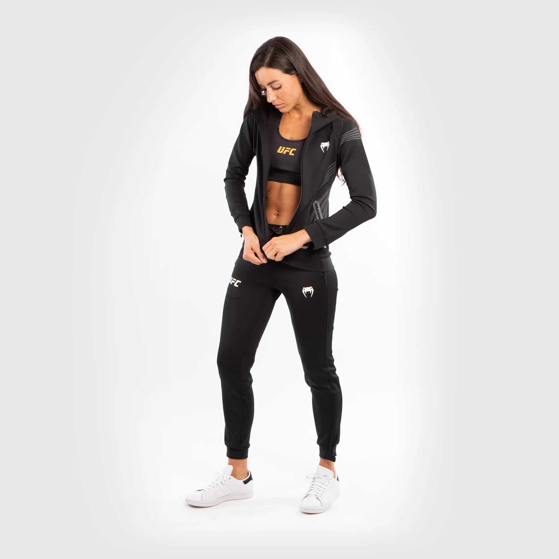 UFC Venum Personalisiert Authentic Fight Night Damen Walkout Hoodie - Schwarz - Image 9