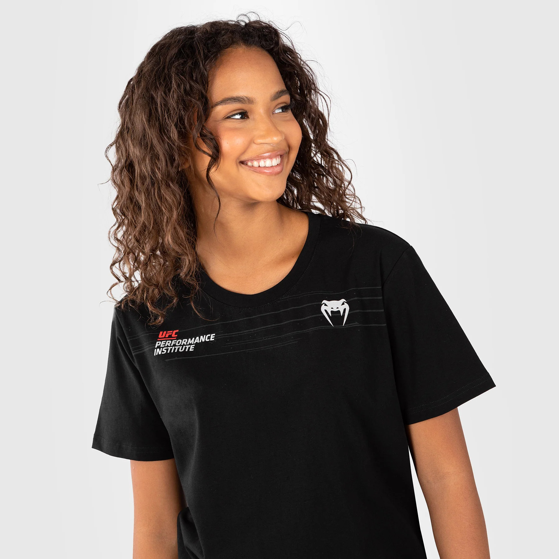 UFC Venum Performance Institute 2.0 Damen T-Shirt - Schwarz/Rot - Image 3