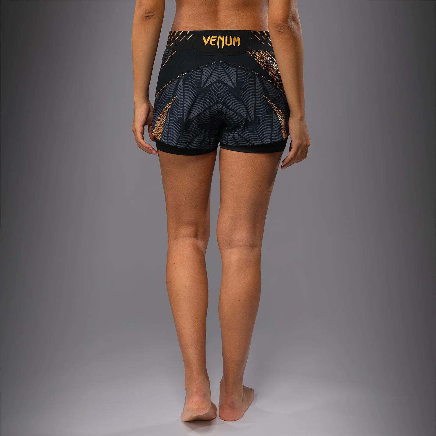UFC Zenith by Venum Authentic Fight Night Kurze Passform Fight Short Damen - Champion - Image 4