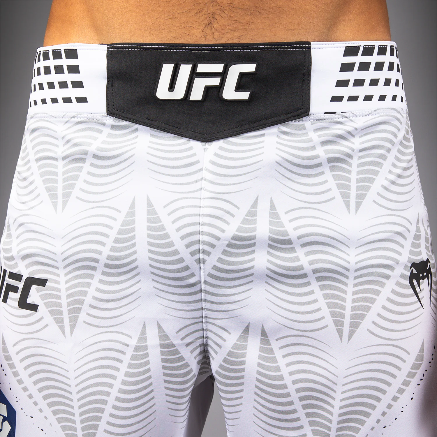 UFC Zenith by Venum Authentic Fight Night Kurze Passform Fight Short Herren - Weiß - Image 7