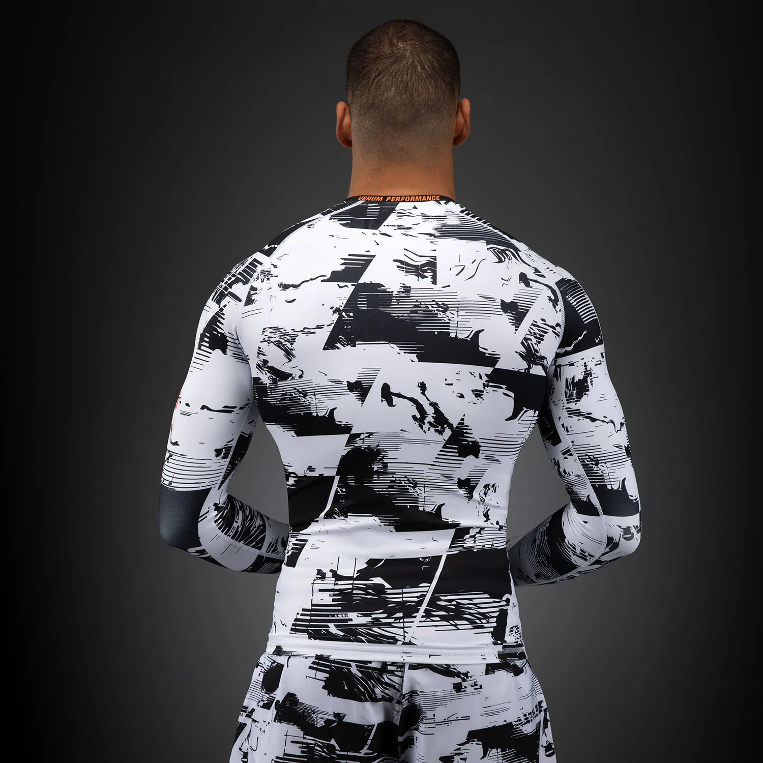 UFC Zenith by Venum Authentic Fight Week Performance Langarm Rashguard Herren - Weiß - Image 4