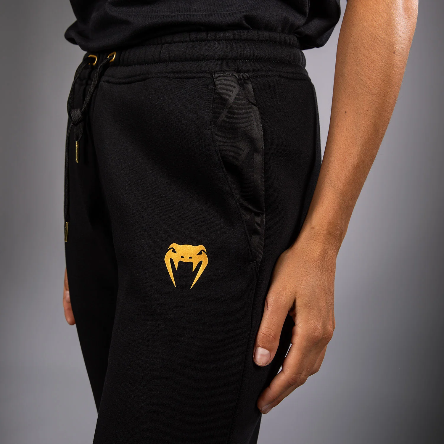 UFC Zenith by Venum Replica Hose Damen - Champion - Image 6