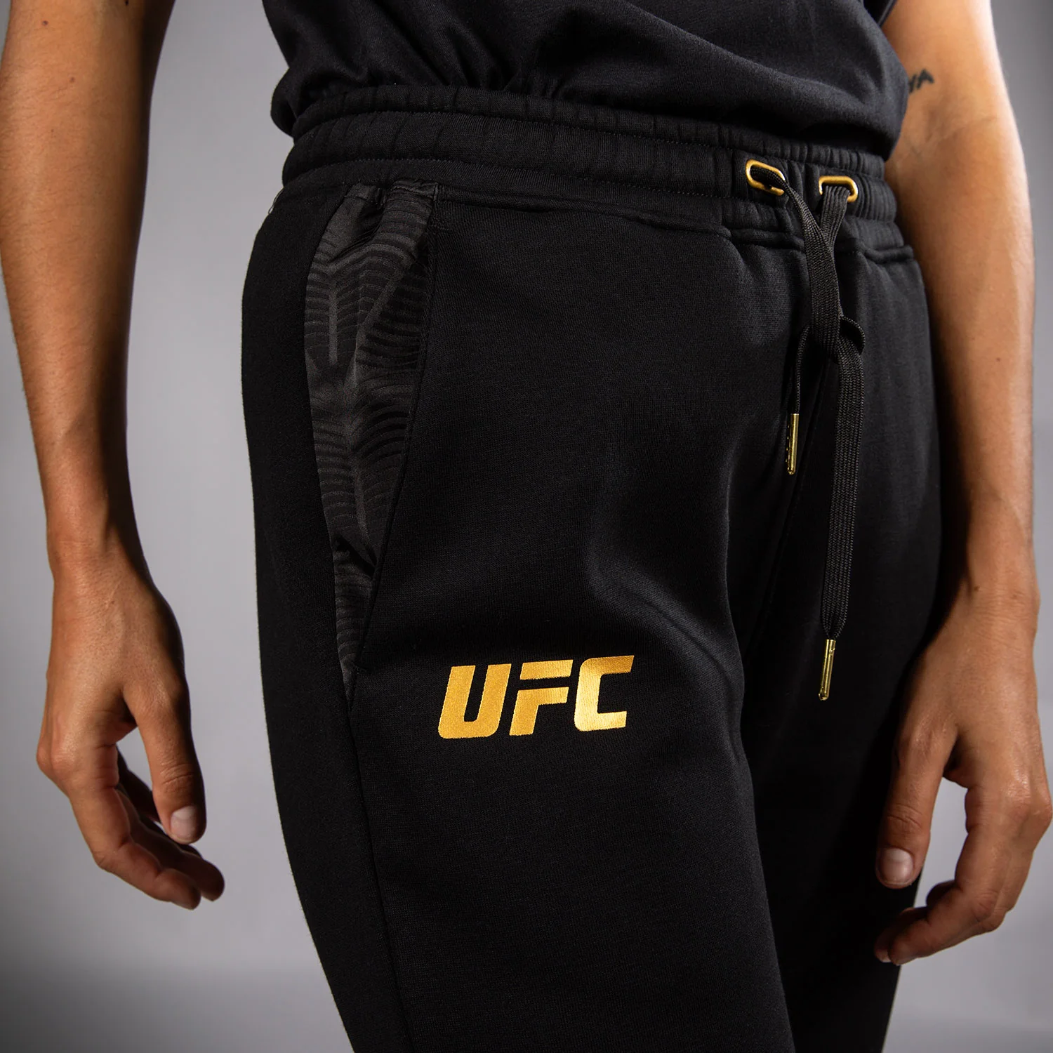 UFC Zenith by Venum Replica Hose Damen - Champion - Image 7