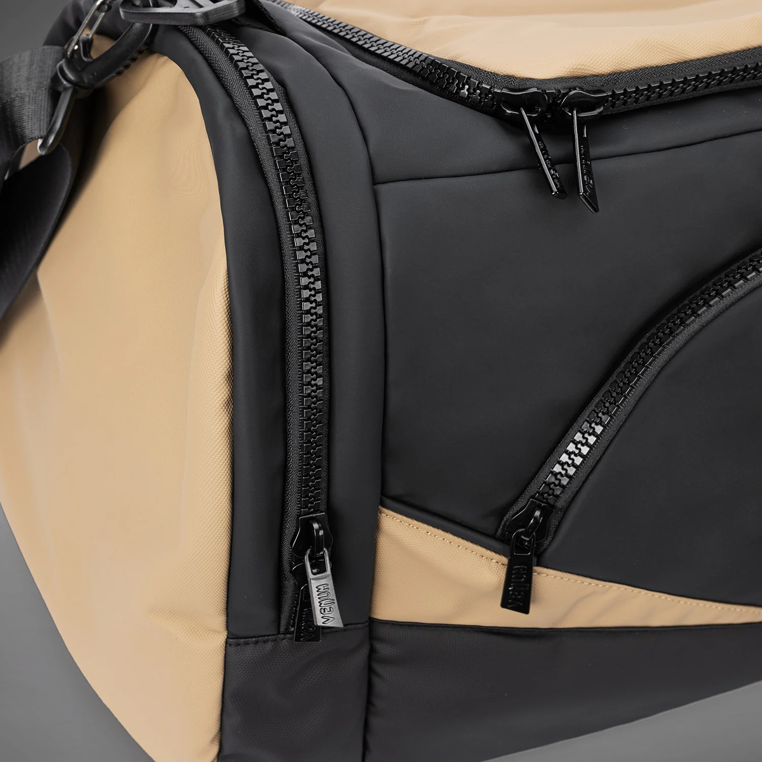 Venum Evo 2 Trainer Lite Duffle Bag - Schwarz/Sand - Image 6