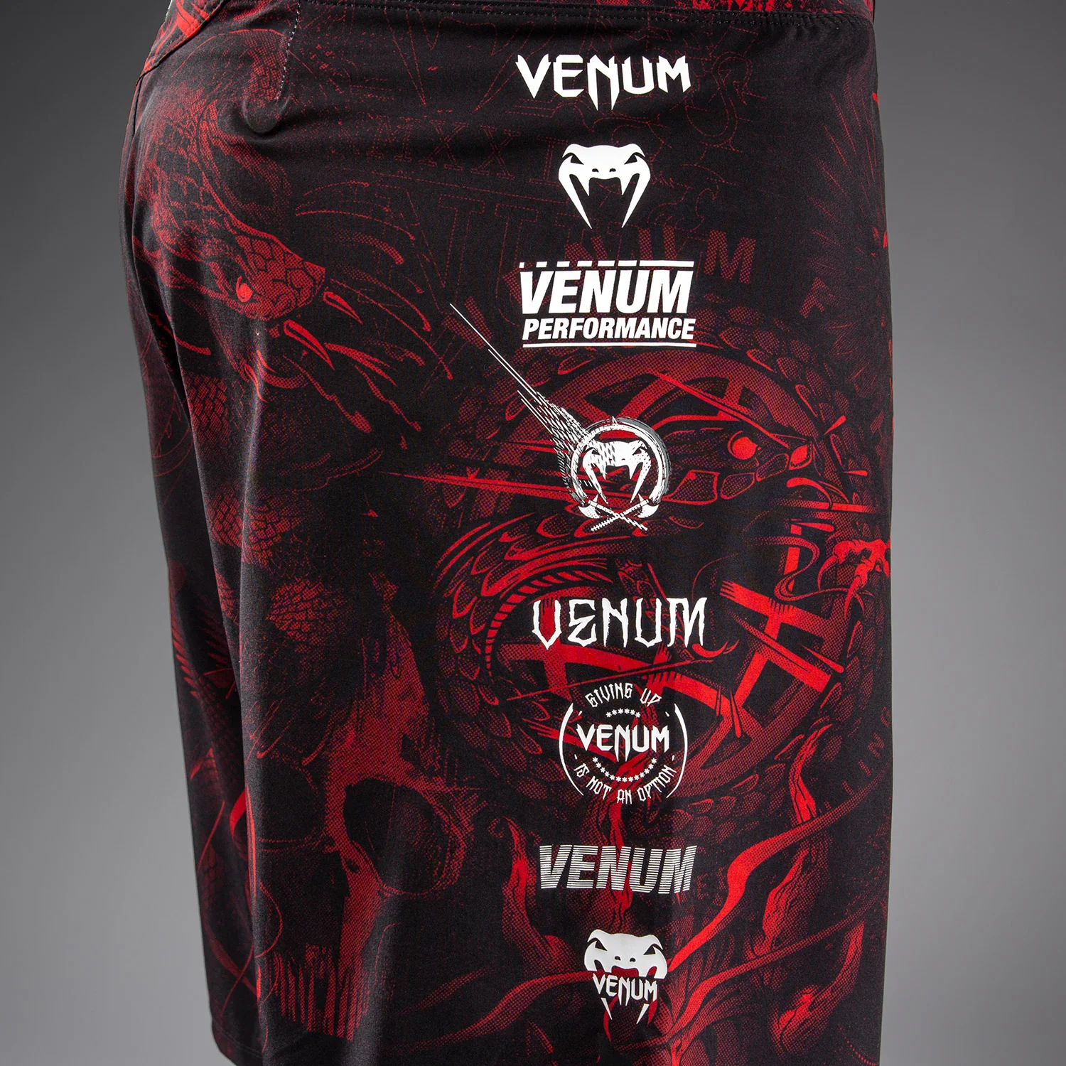 Venum 20th Anniversary Fightshorts - Schwarz/Rot - Image 4