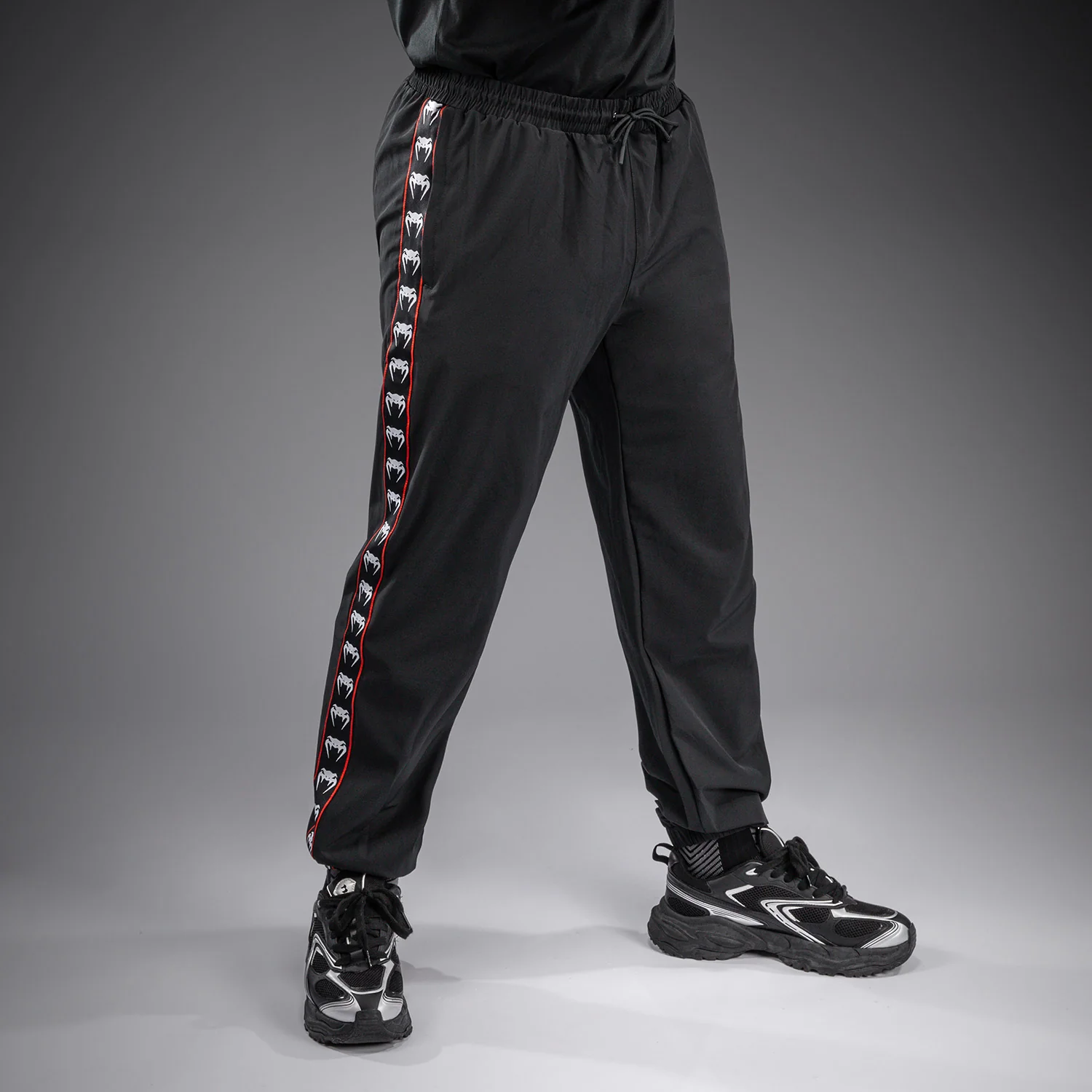 Venum 20th Anniversary Jogginghose - Schwarz/Rot - Image 2