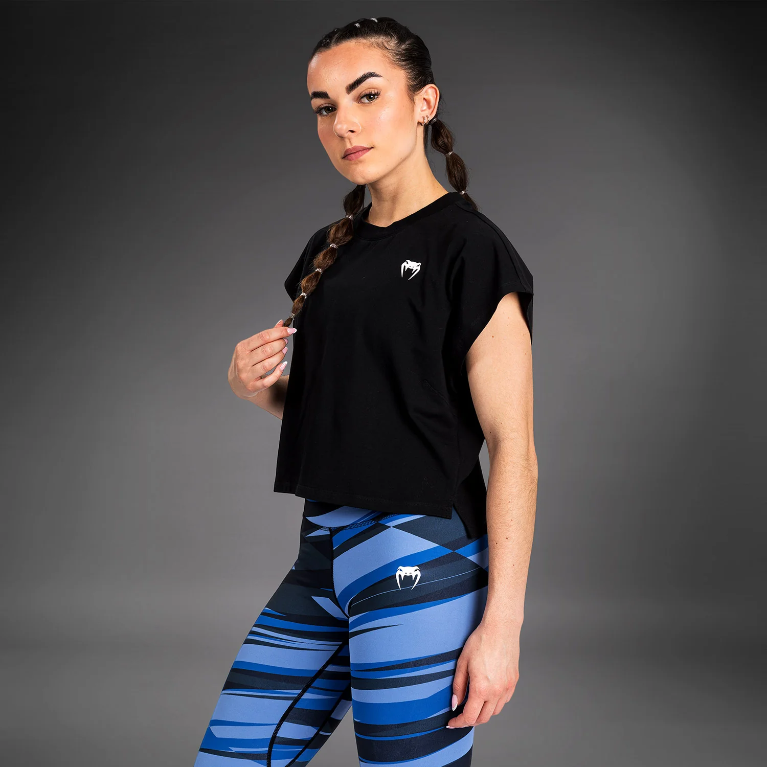 Venum Abyss Frauen Cropped T-Shirt - Tiefes Schwarz - Image 3