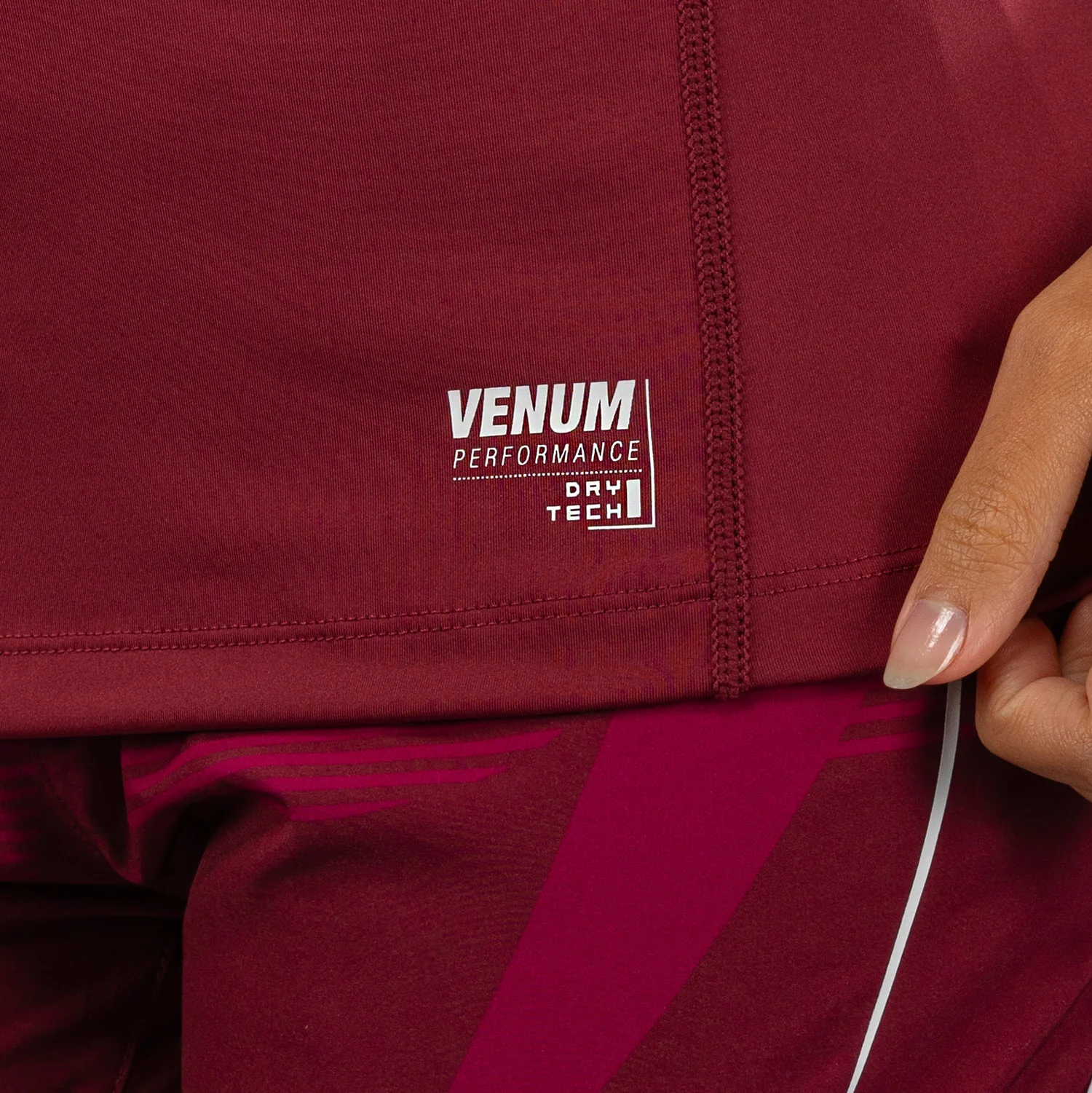 Venum Adrenaline Damen Dry-Tech T-Shirt – Burgund/Rosa - Image 5