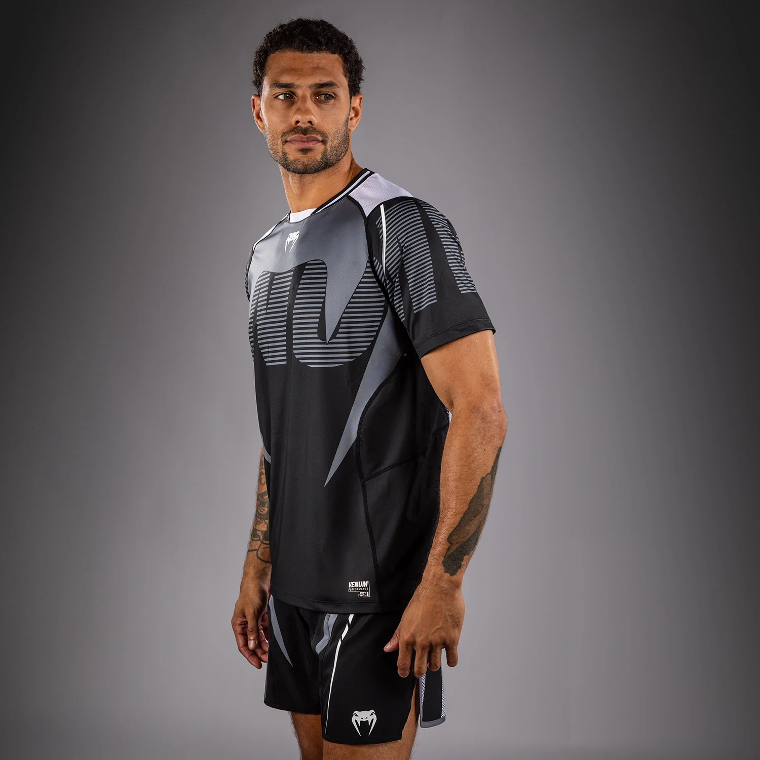 Venum Adrenaline Dry Tech T-Shirt – Schwarz/Silbergrau - Image 2