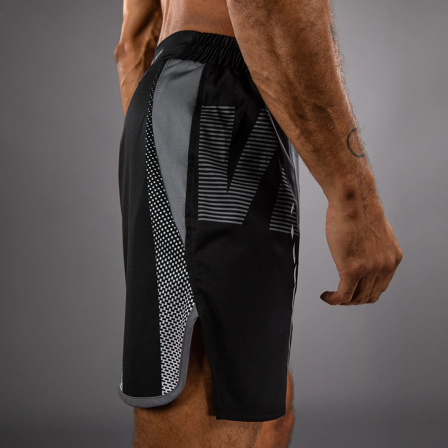 Venum Adrenaline Fightshorts – Schwarz/Silbergrau - Image 5