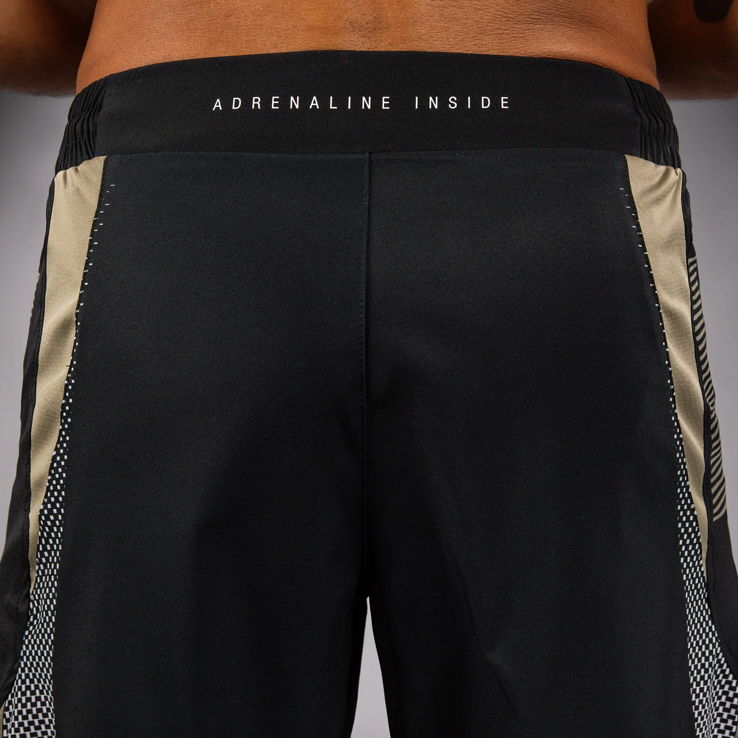 Venum Adrenaline Kampfshorts – Schwarz/Sand - Image 4