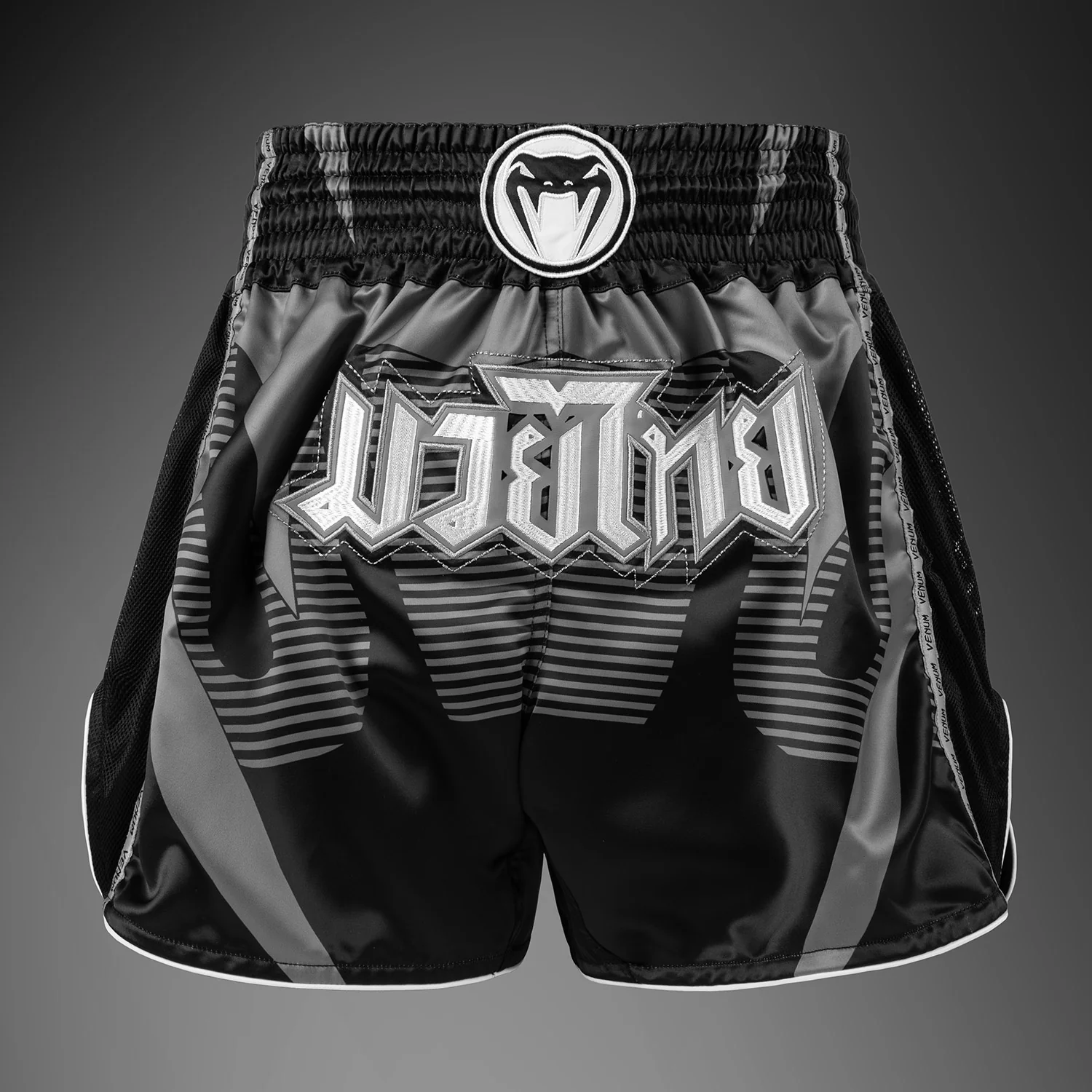 Venum Adrenaline Muay Thai Shorts – Schwarz/Silbergrau