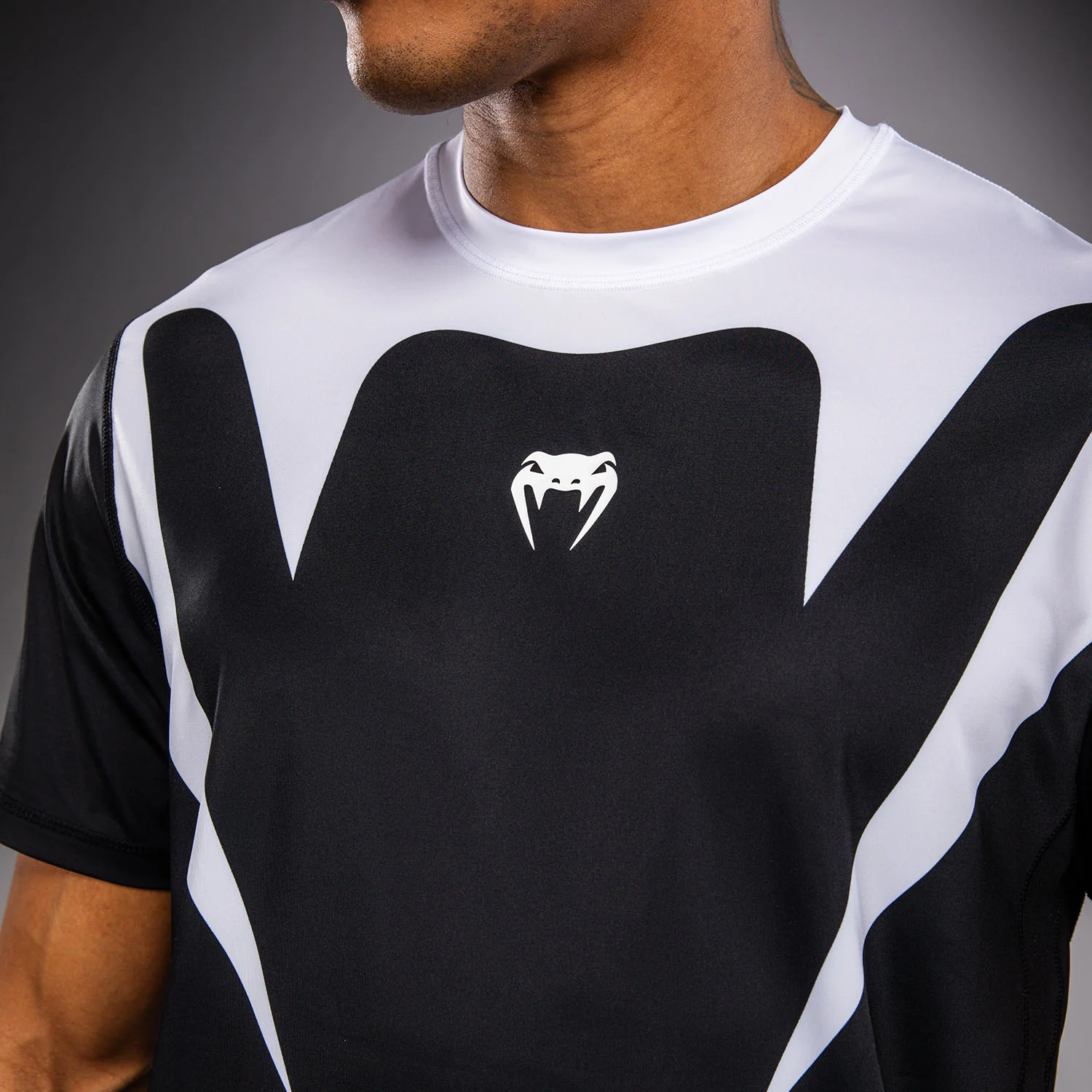Venum Attack 90 Dry-Tech-T-Shirt – Weiß/Schwarz - Image 5