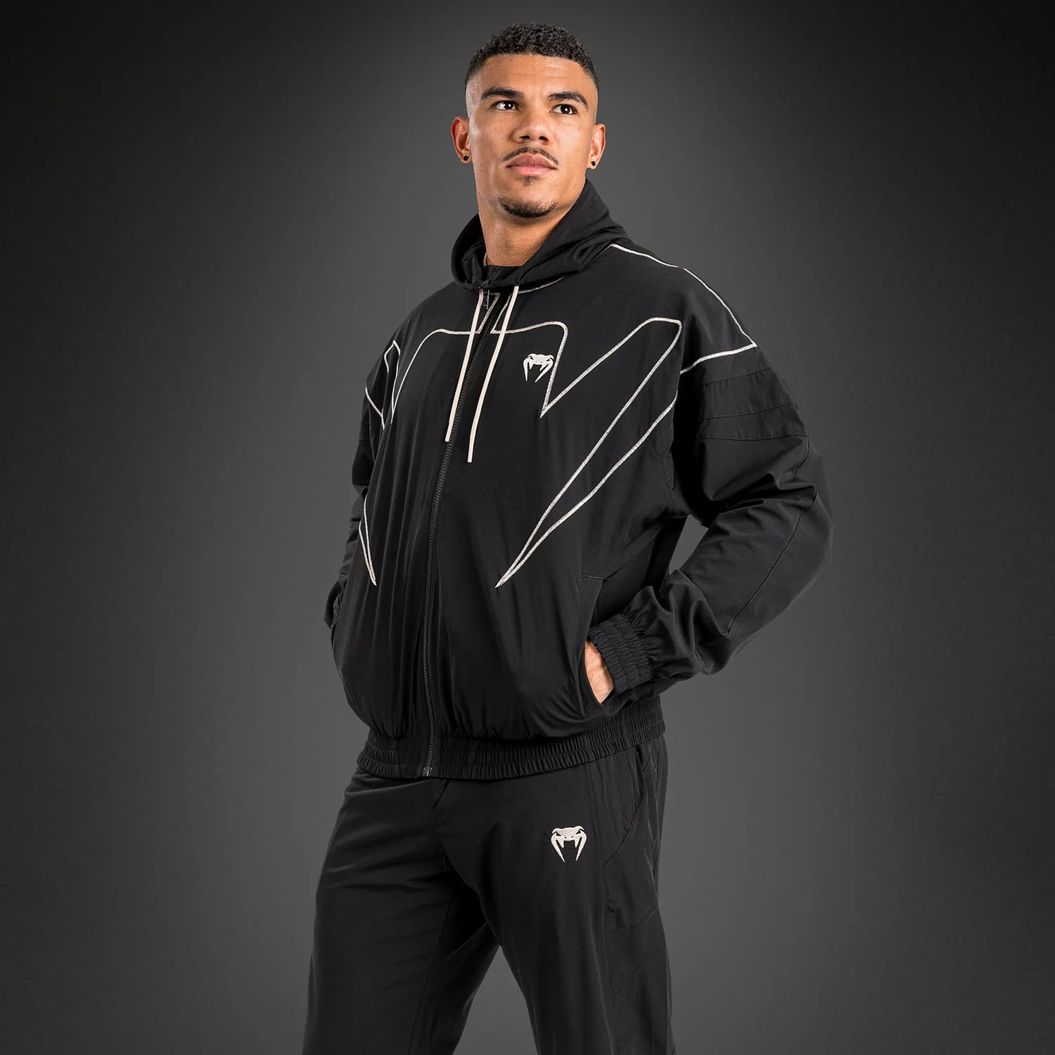 Venum Attack 90 Trainingsanzug Jacke - Schwarz/Weiß - Image 6
