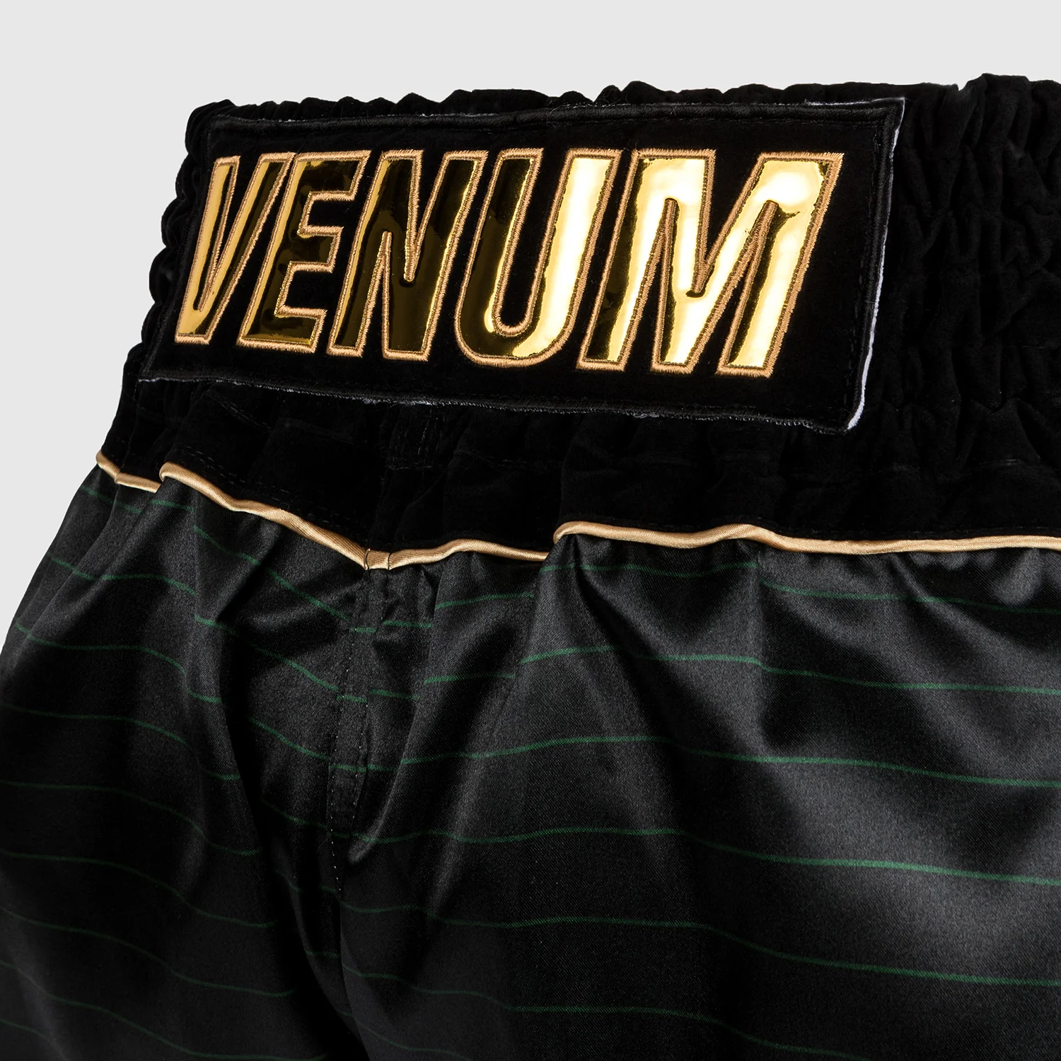 Venum Attack Muay Thai Shorts - Schwarz/Grün - Image 4