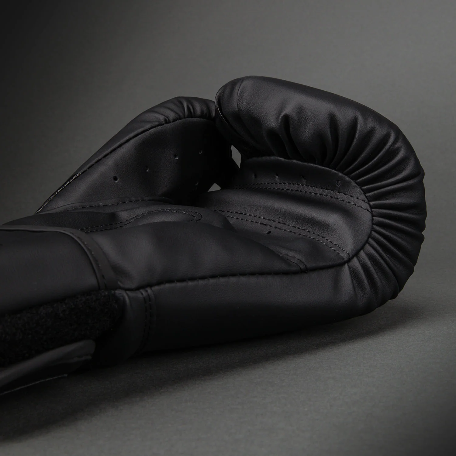 Venum Challenger 2.5 Boxhandschuhe – Schwarz/Schwarz - Image 3