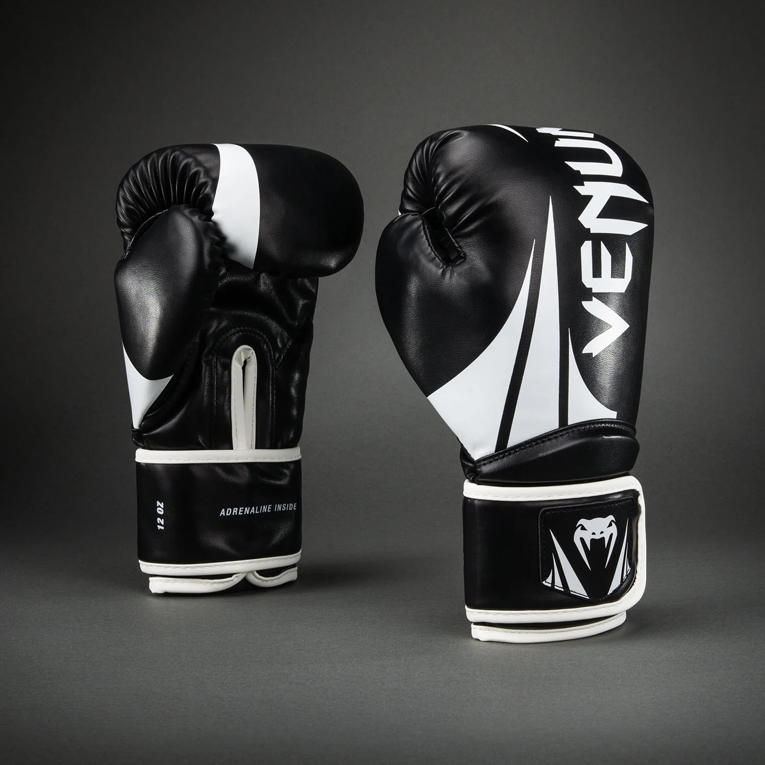 Venum Challenger 2.5 Boxhandschuhe – Schwarz/Weiß - Image 2