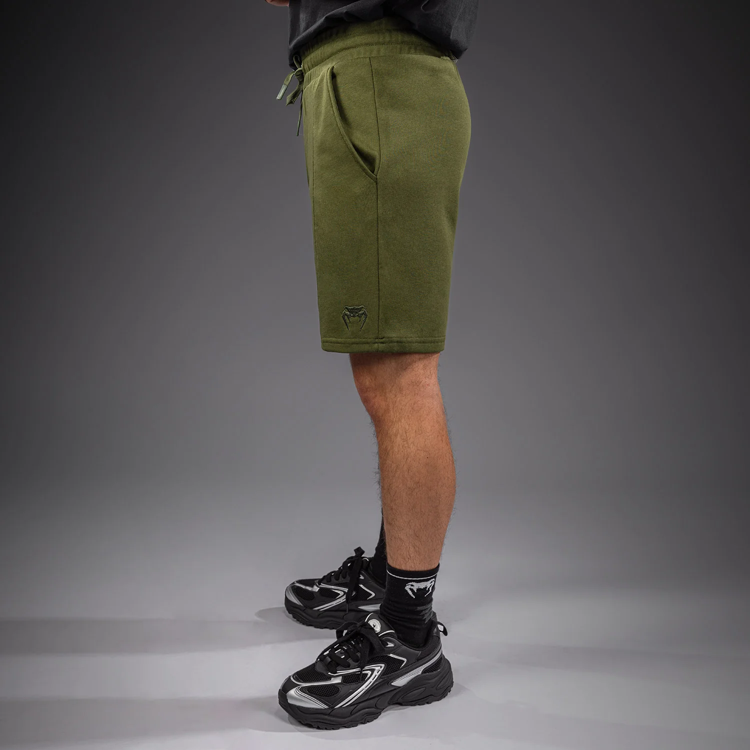 Venum Classic Fleece Shorts aus Baumwolle – Khaki - Image 2