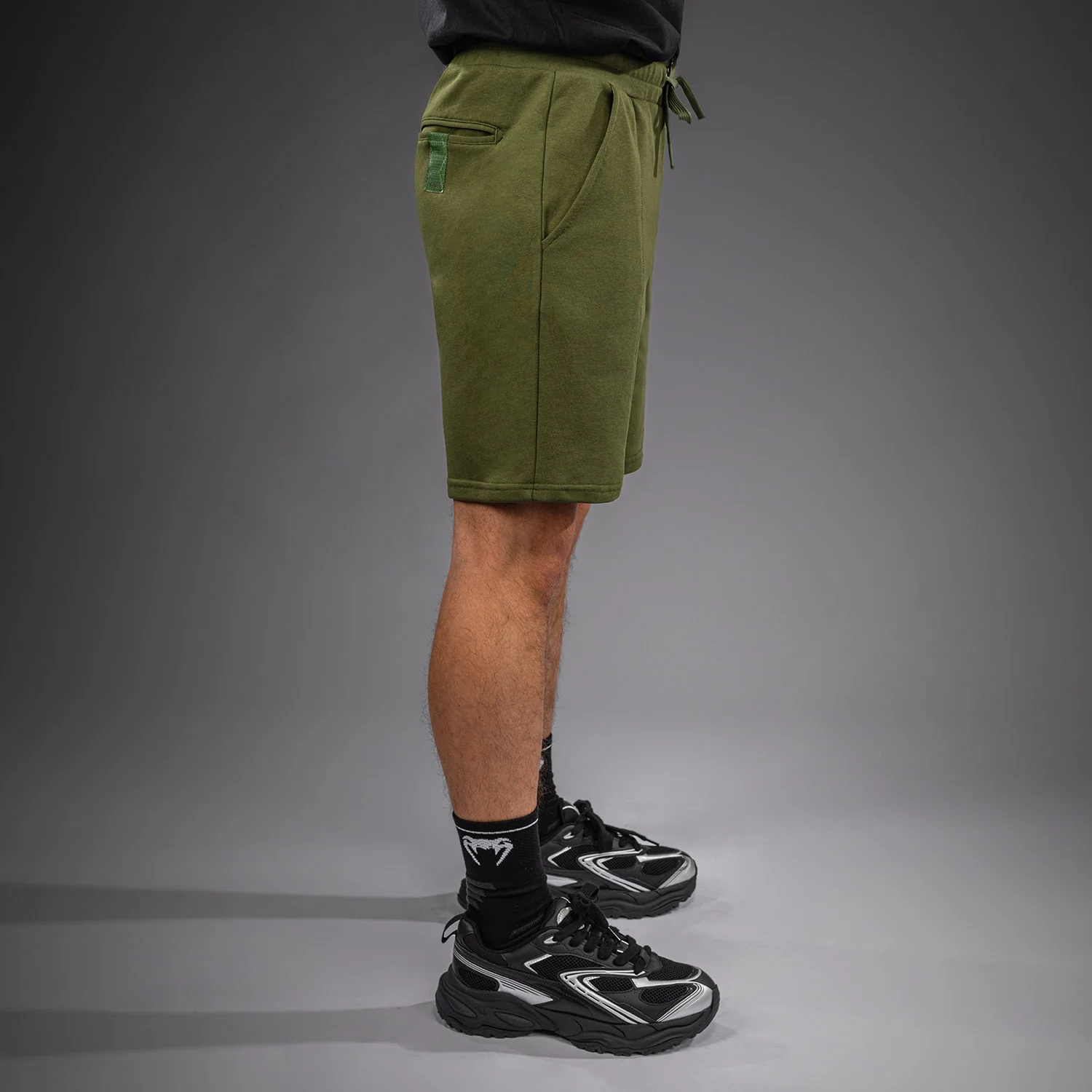 Venum Classic Fleece Shorts aus Baumwolle – Khaki - Image 3