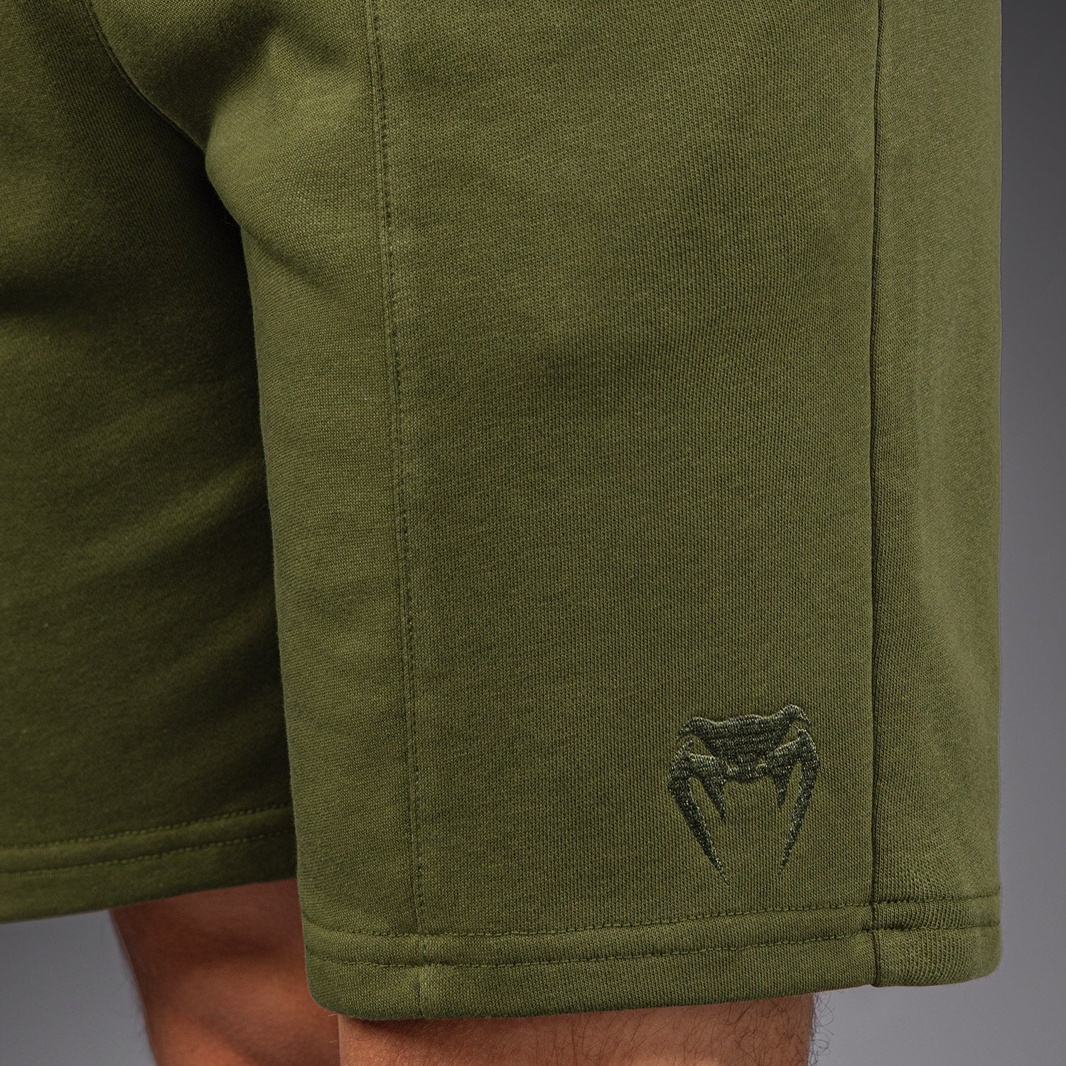 Venum Classic Fleece Shorts aus Baumwolle – Khaki - Image 5