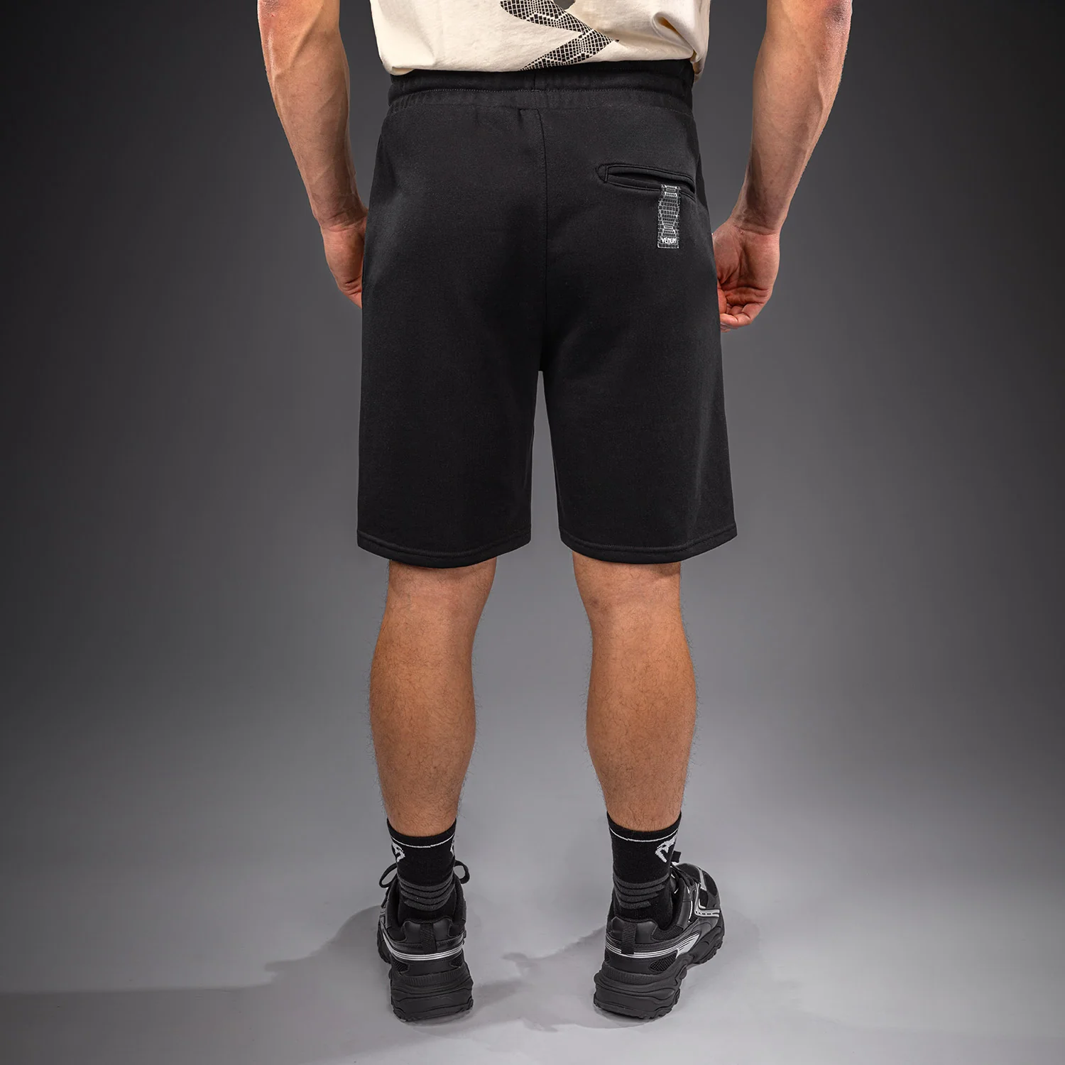 Venum Classic Fleece Shorts aus Baumwolle – Schwarz - Image 4