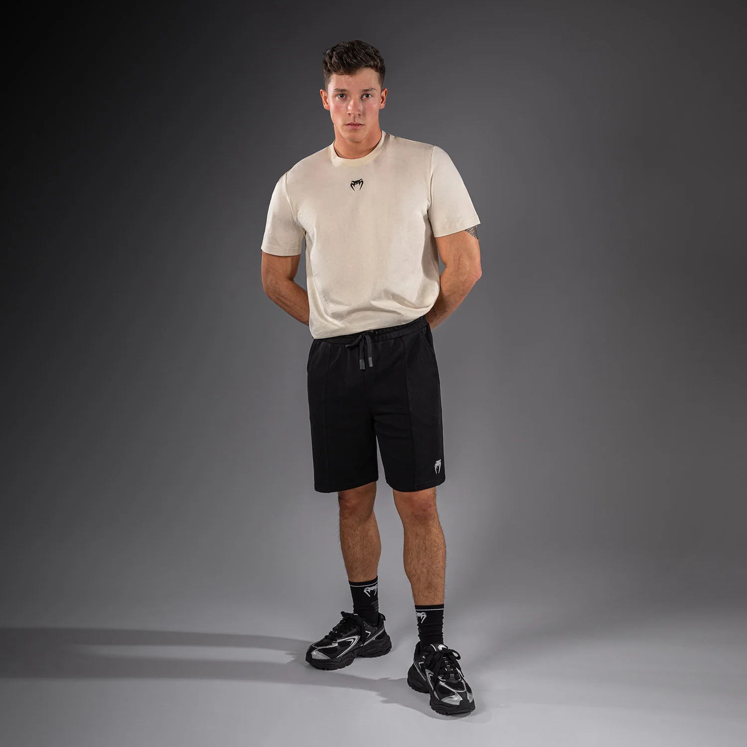 Venum Classic Fleece Shorts aus Baumwolle – Schwarz - Image 7
