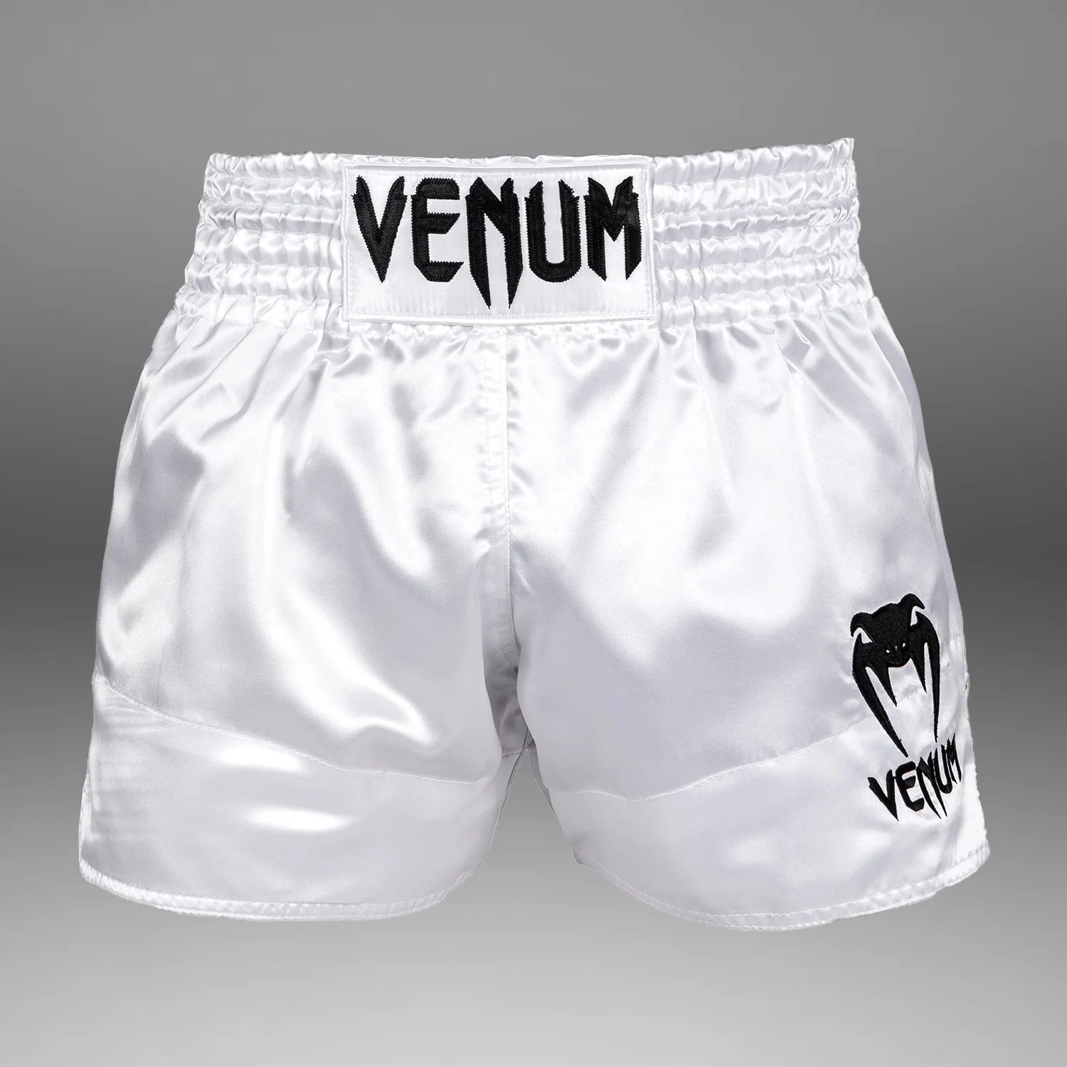 Venum Classic Muay Thai Shorts - Weiß/Schwarz