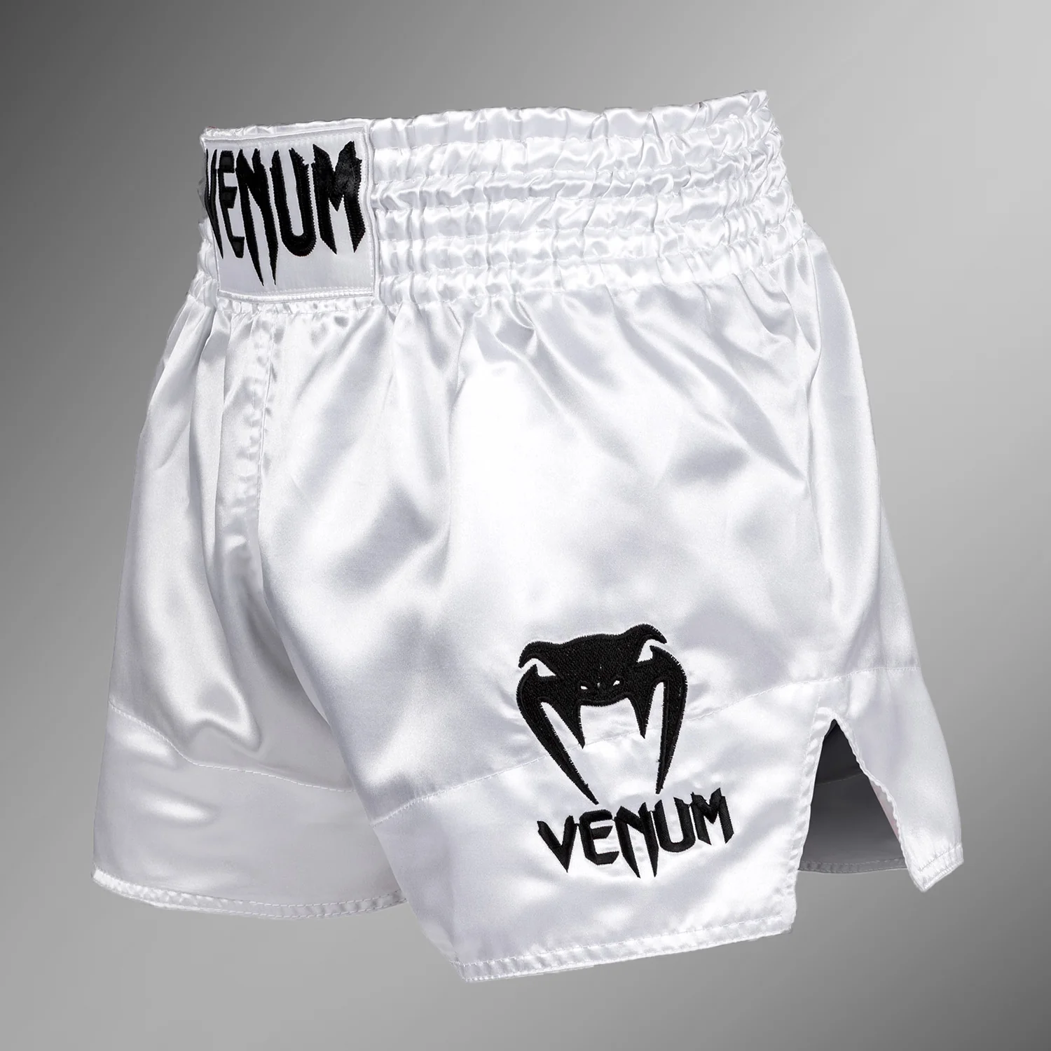 Venum Classic Muay Thai Shorts - Weiß/Schwarz - Image 2