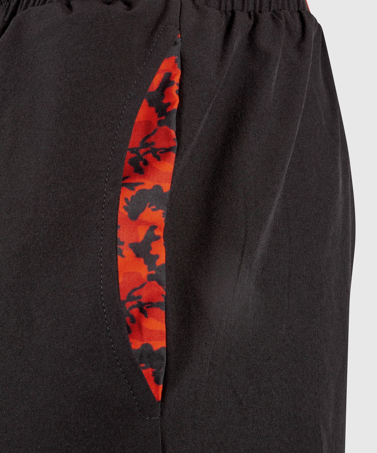 Venum Classic-Trainingsshorts - Schwarz/Rot - Image 7