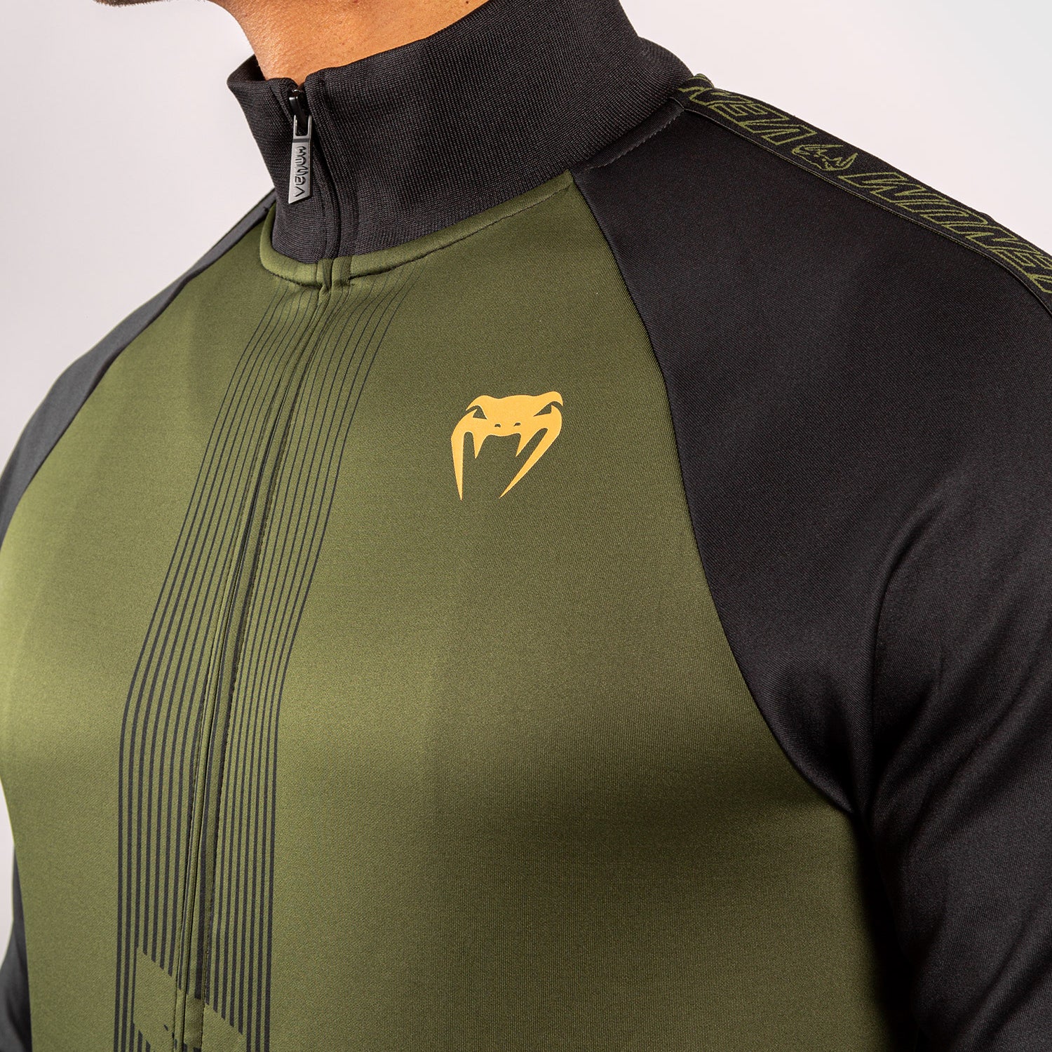 Venum Club 212 Track Jacket - Khaki/Schwarz - Image 3