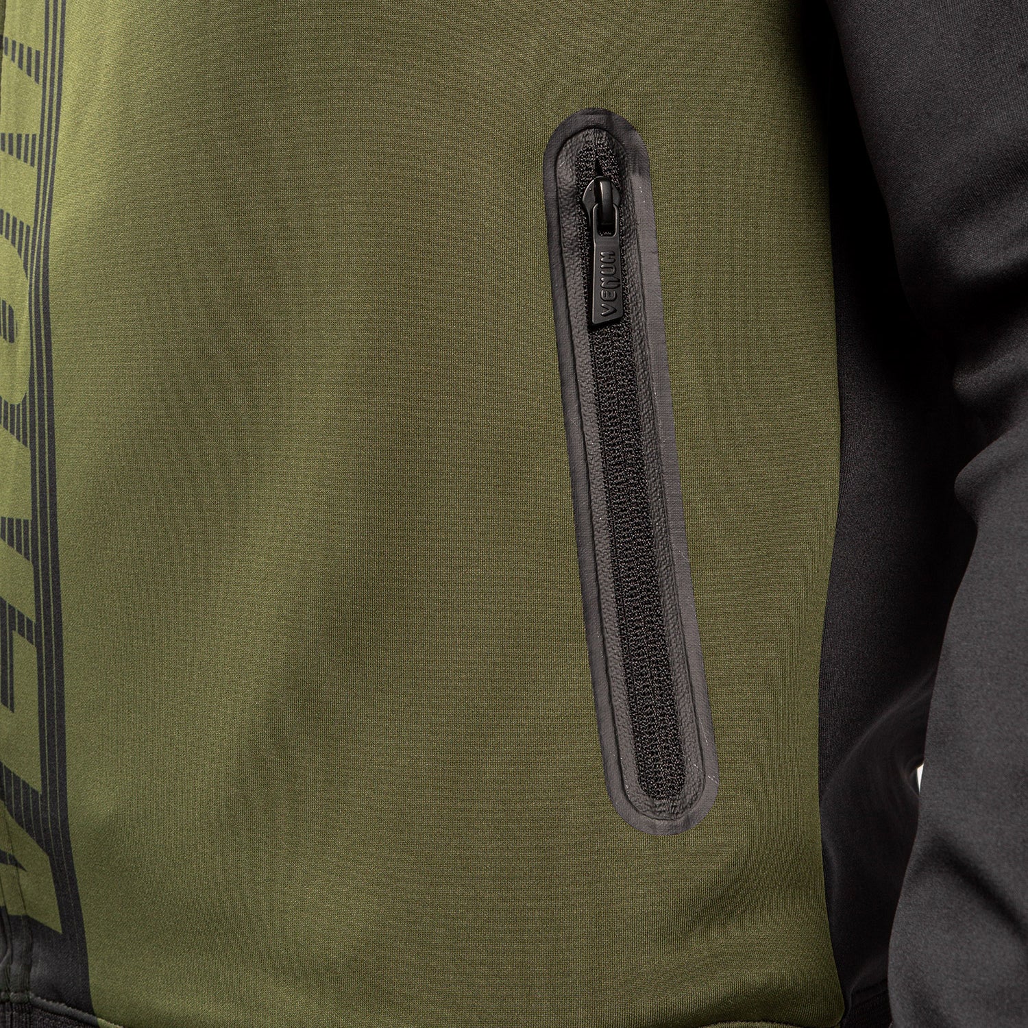 Venum Club 212 Track Jacket - Khaki/Schwarz - Image 4