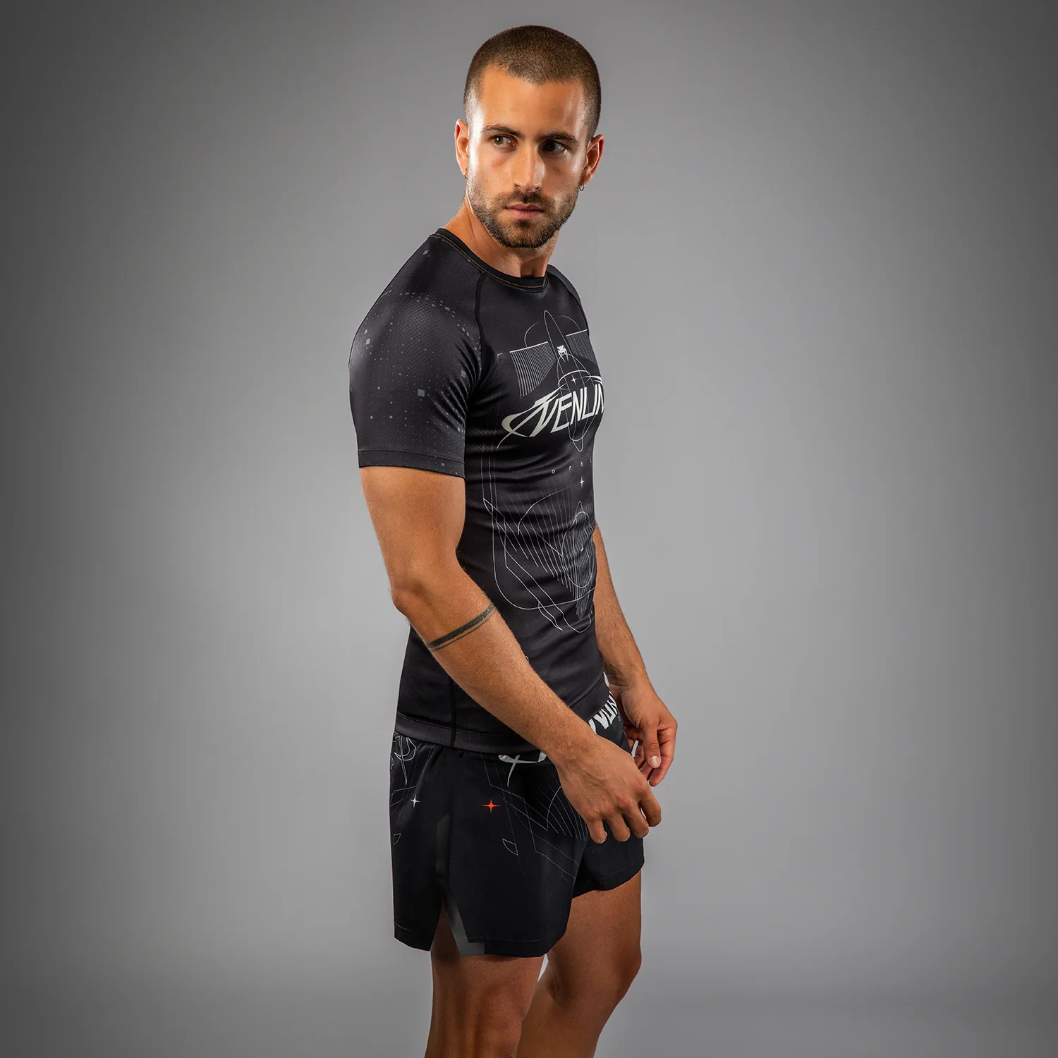 Venum Eclipse Kurzarm Rashguard – Schwarz/Elfenbein - Image 2