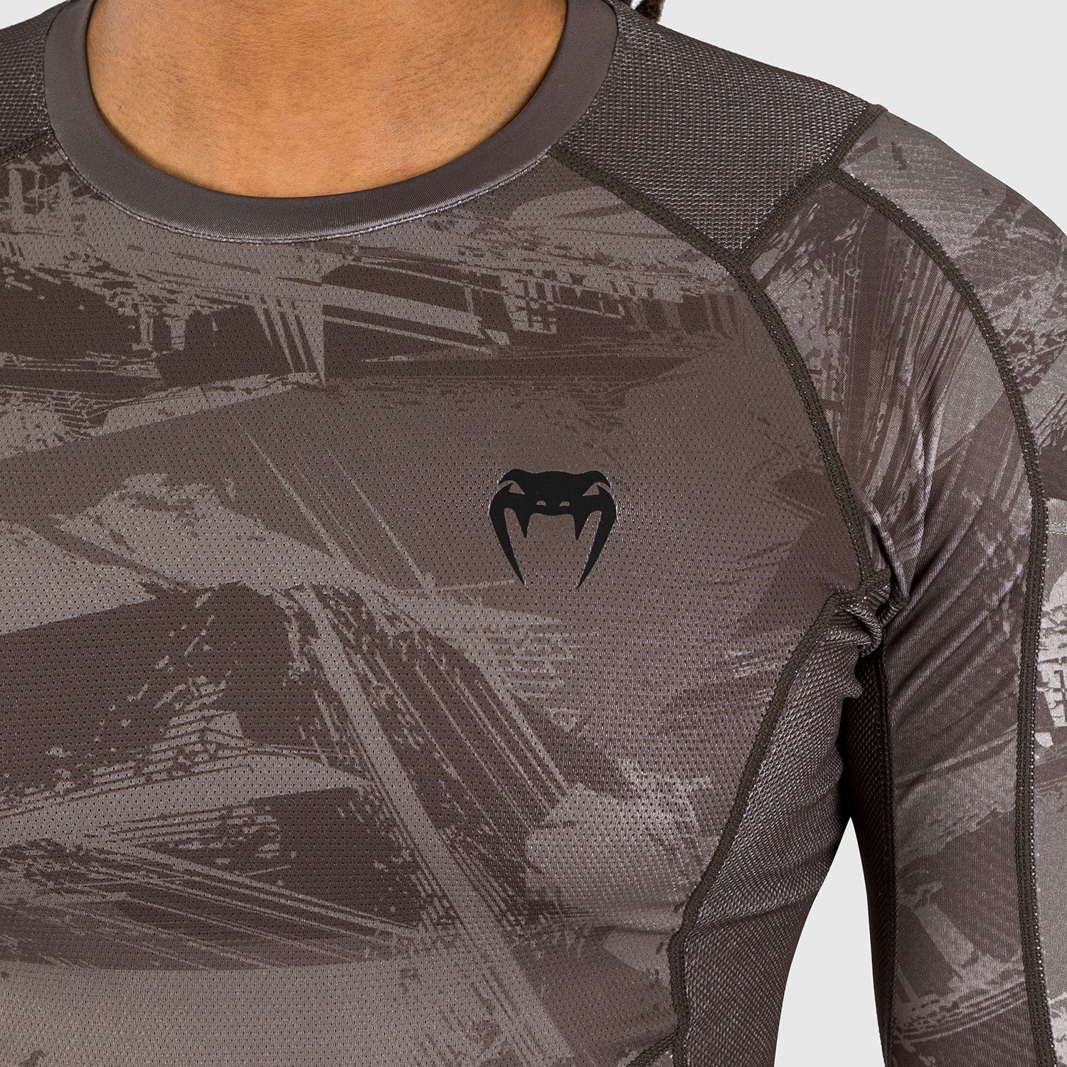 Venum Electron 3.0 Langärmeliger Rashguard - Sand - Image 5