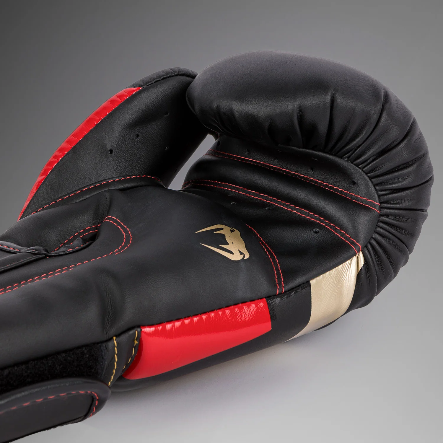 Venum Elite Boxhandschuhe - Schwarz/Gold/Rot - Image 6