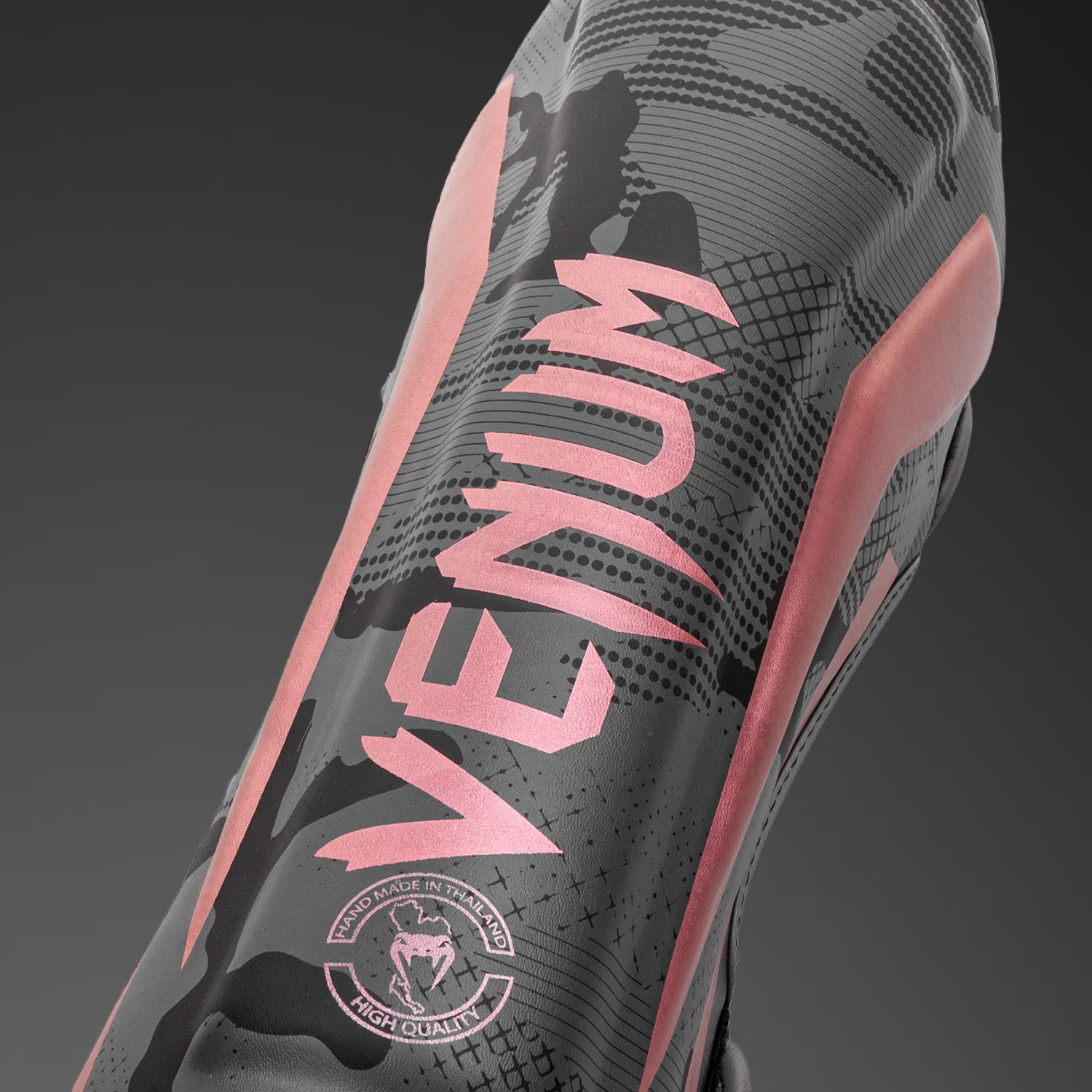 Venum Elite Schienbeinschützer - Schwarz/Rosa/Gold - Image 2